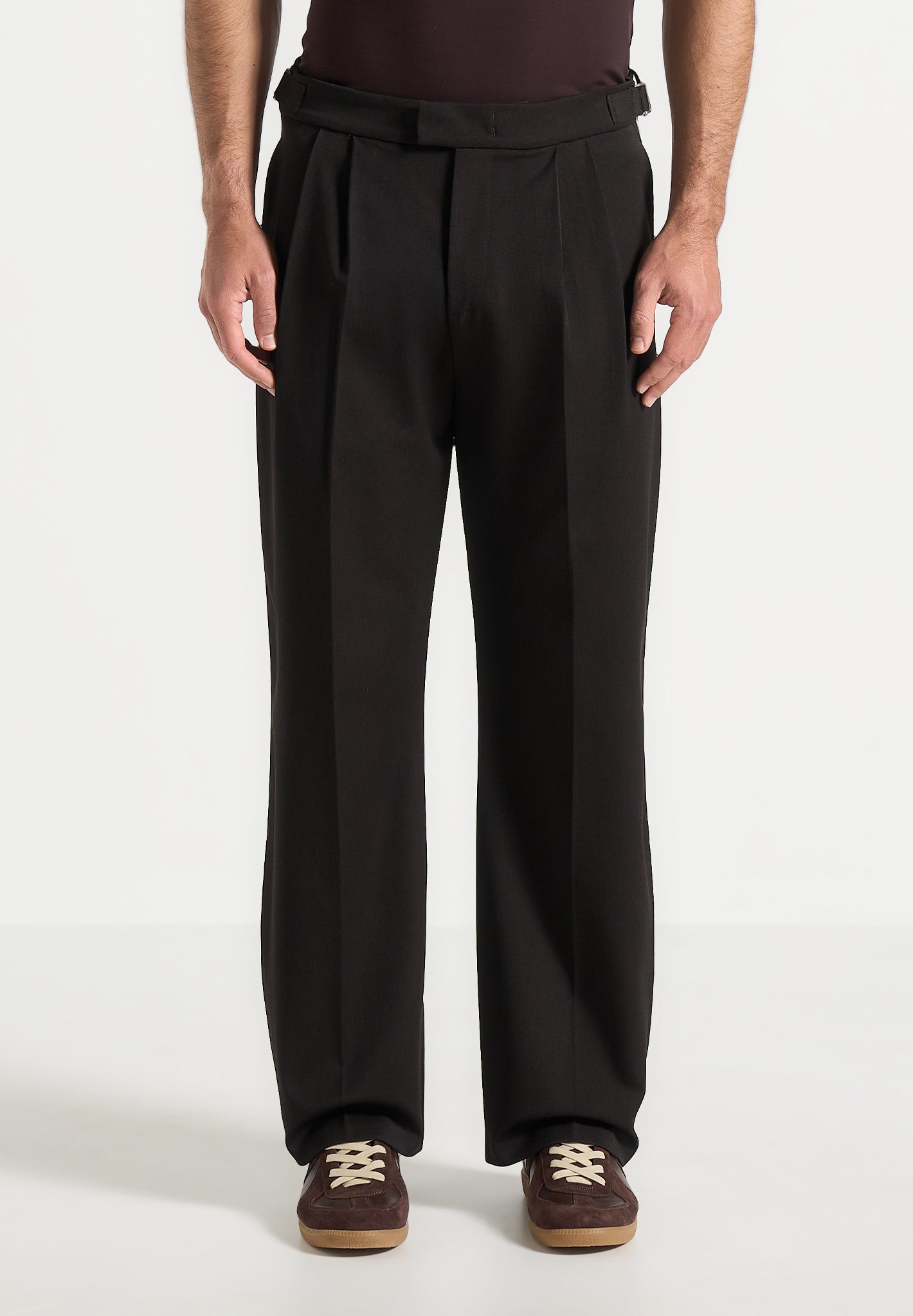Pierre - Relaxed Fit Textured Pleated Tailored Trousers - Dark Brown