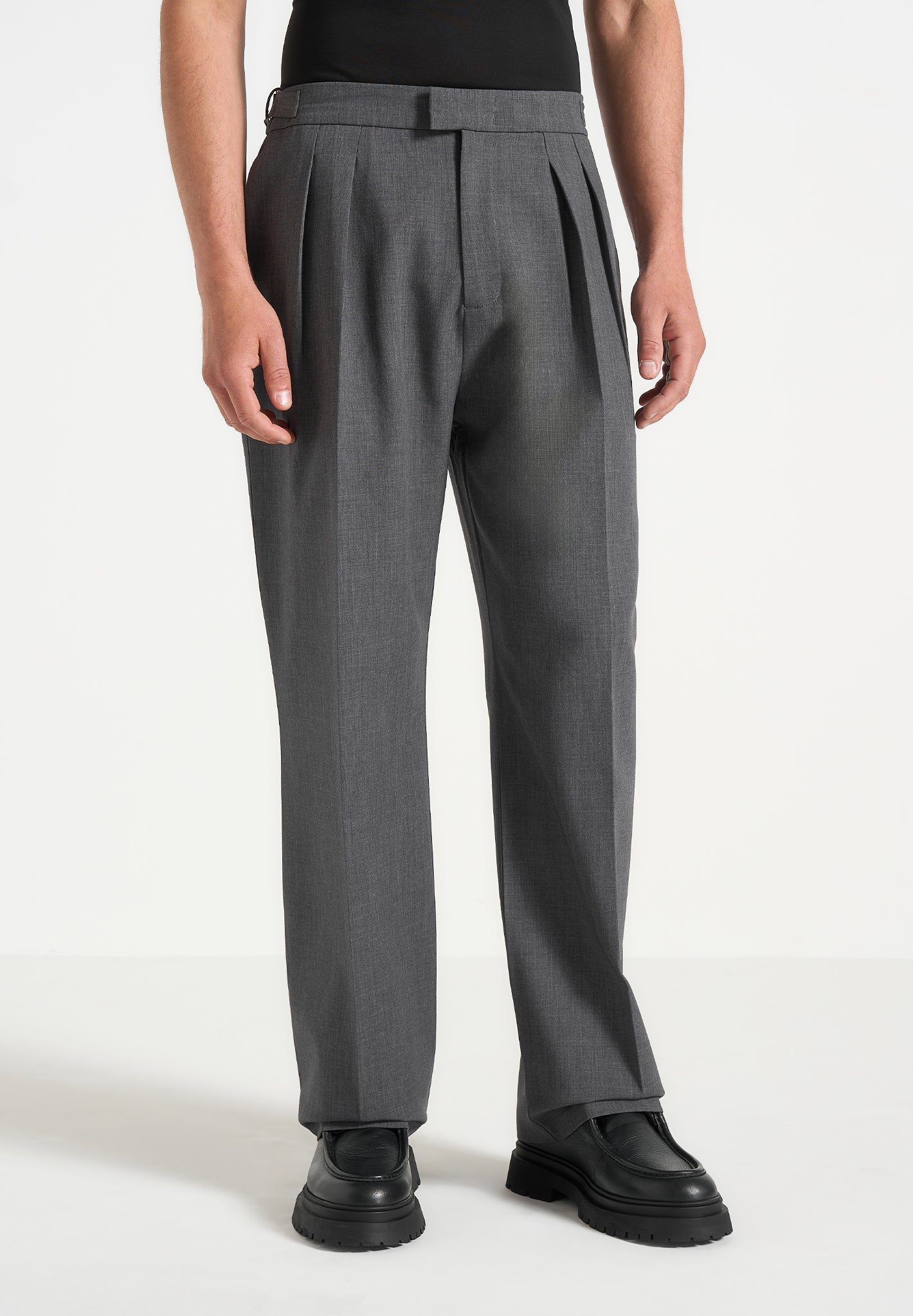 Pierre - Relaxed Fit Hatched Pleated Tailored Pants - Dark Grey