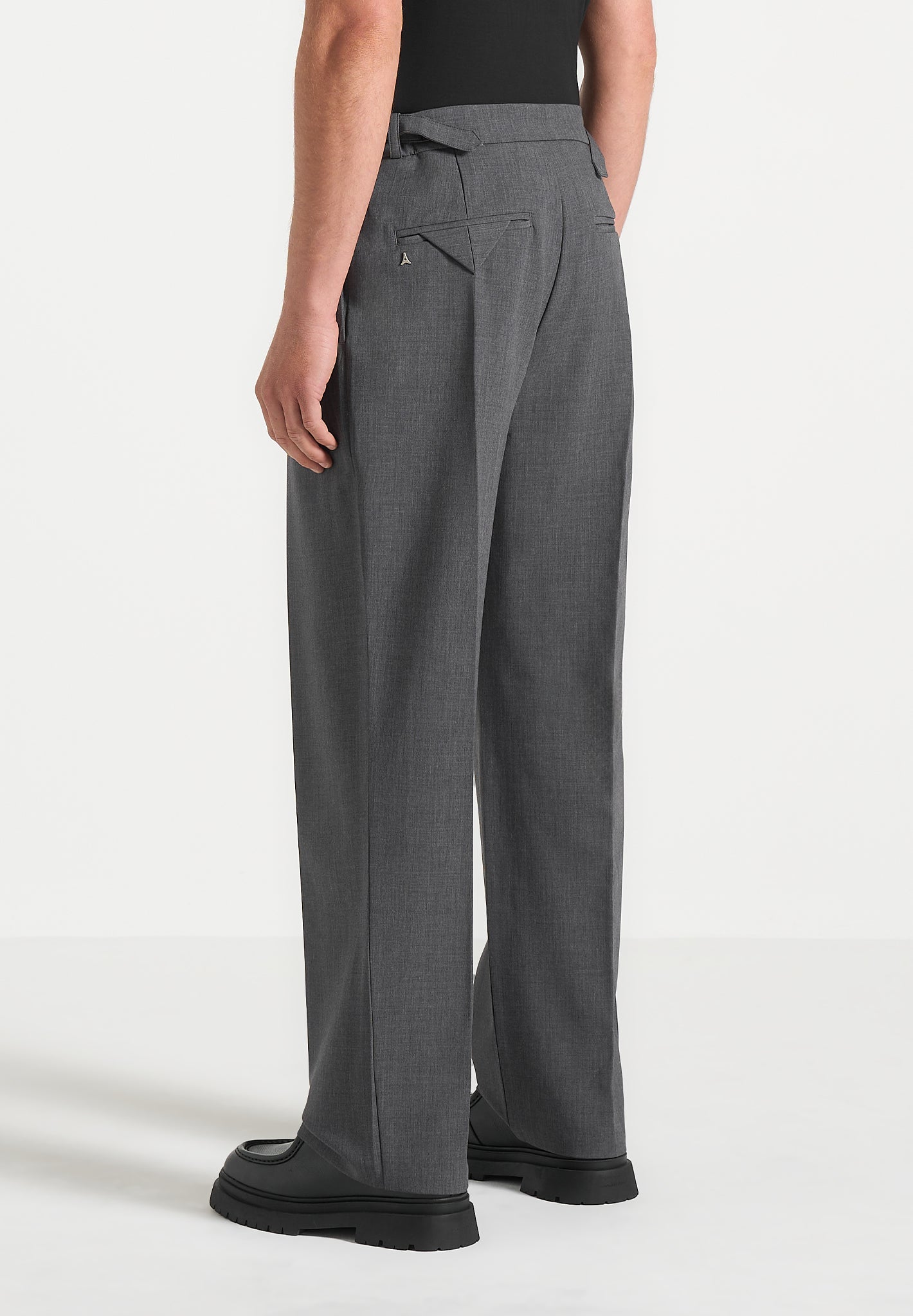 Pierre - Relaxed Fit Hatched Pleated Tailored Pants - Dark Grey
