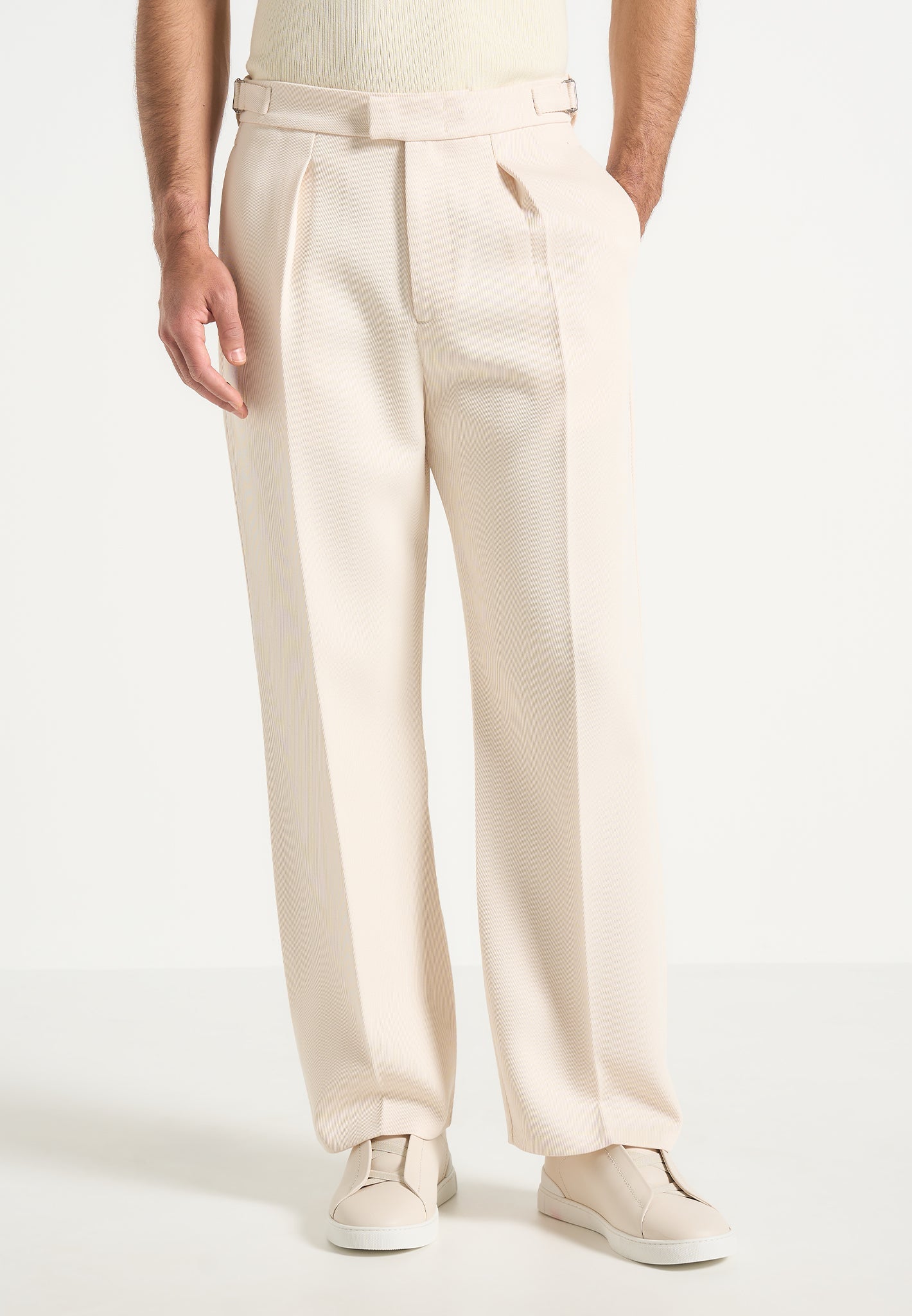 Dorian - Relaxed Fit Twill Pleated Tailored Trousers - Cream 