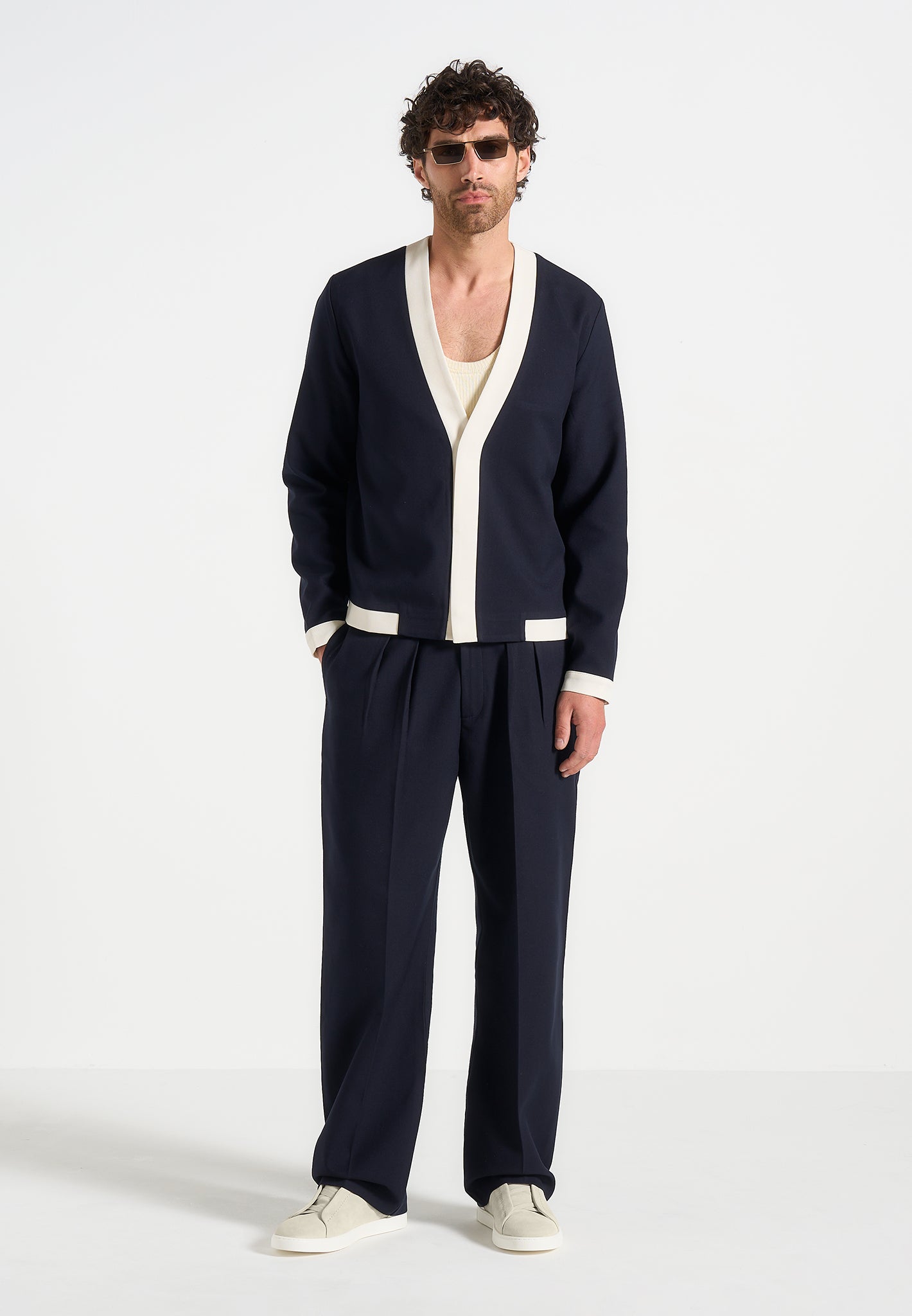 Pierre - Relaxed Fit Pleated Tailored Trousers - Navy 