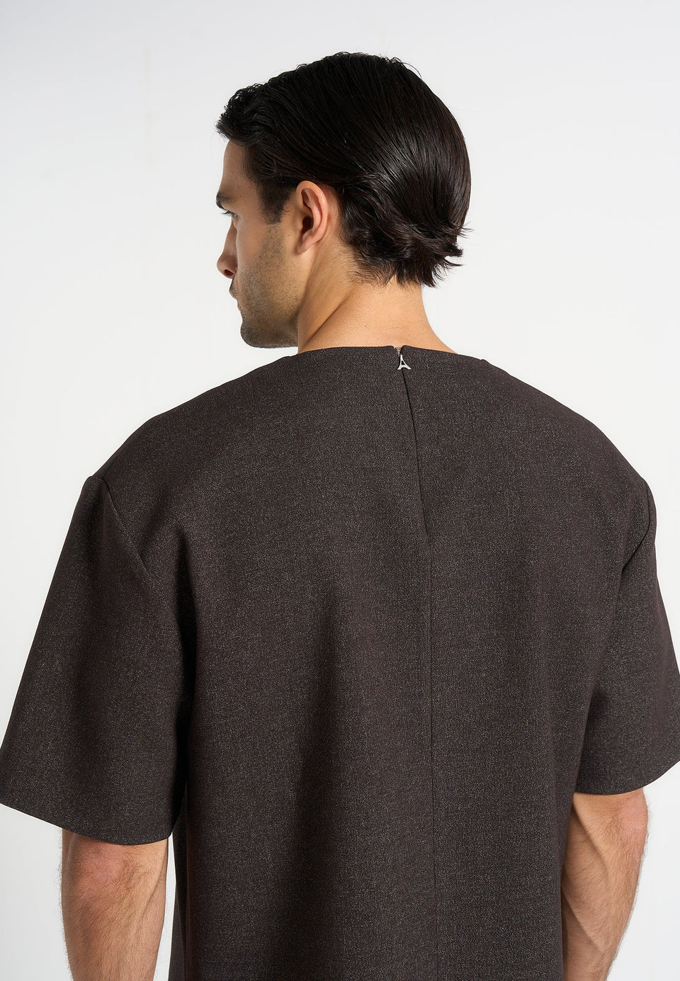 leon-boxy-cropped-hatched-t-shirt-dark-brown