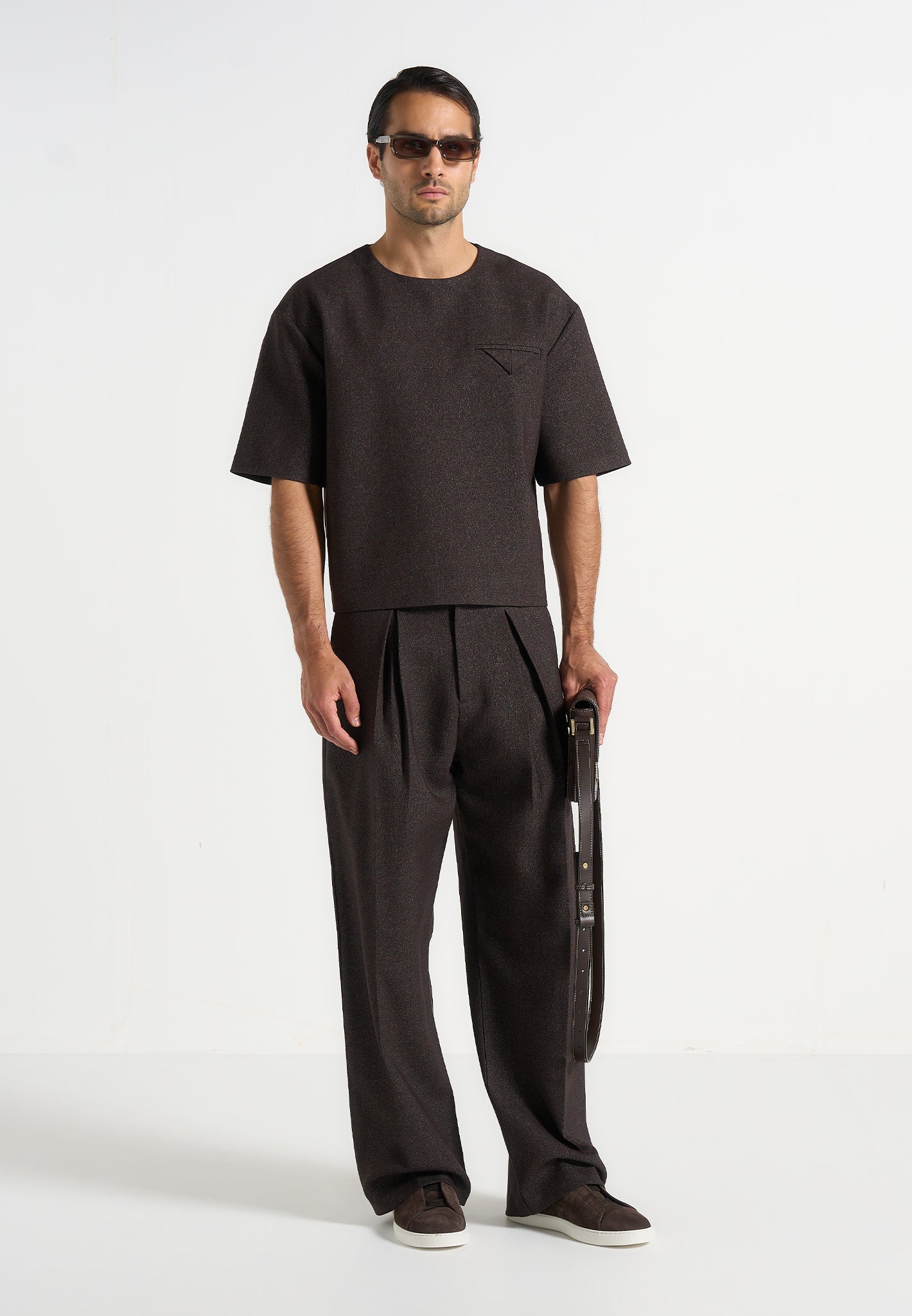 Léon - Boxy Cropped Hatched T-Shirt - Dark Brown 