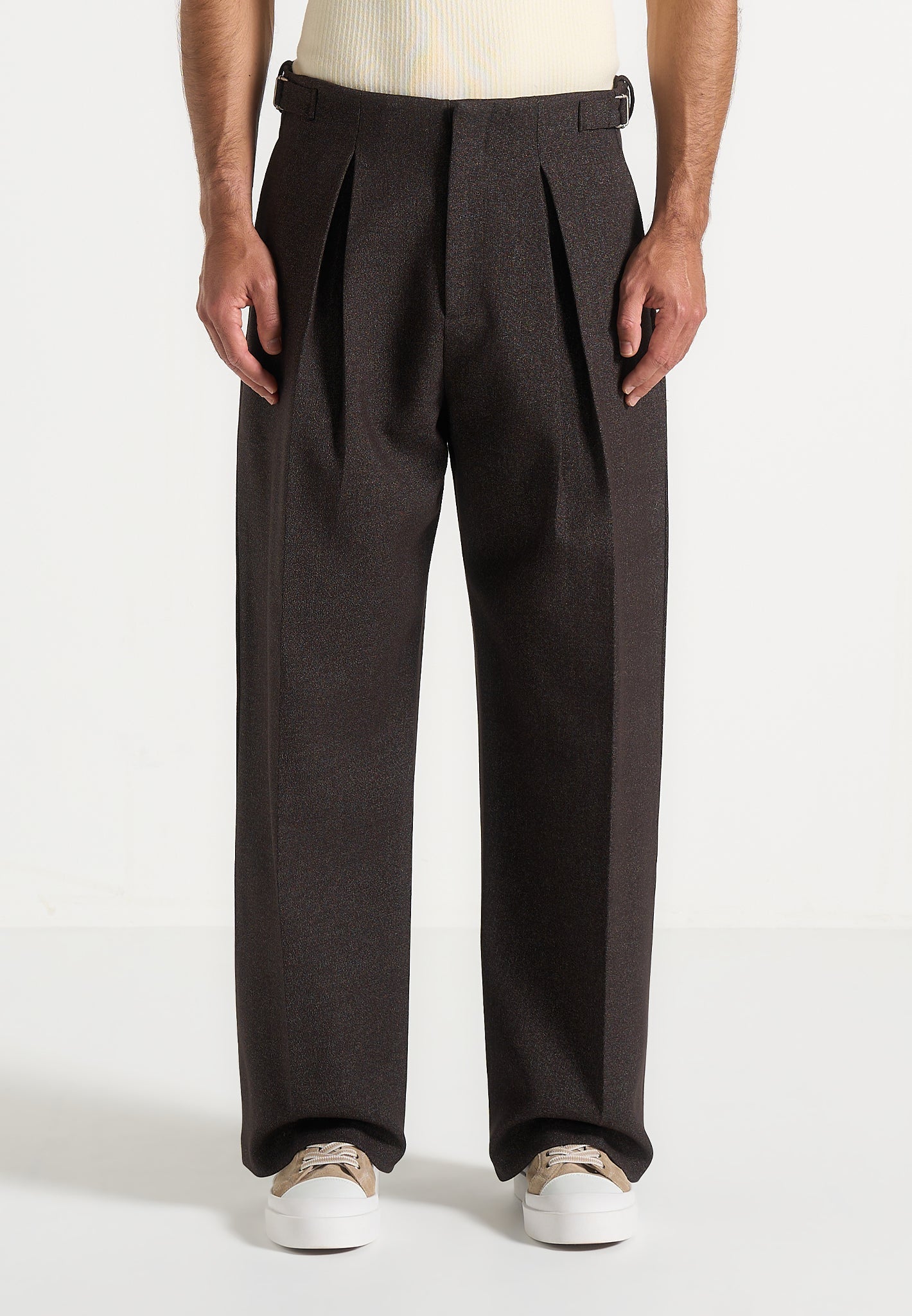 Lior - Box Pleat Hatched Wide Leg Trousers - Dark Brown 