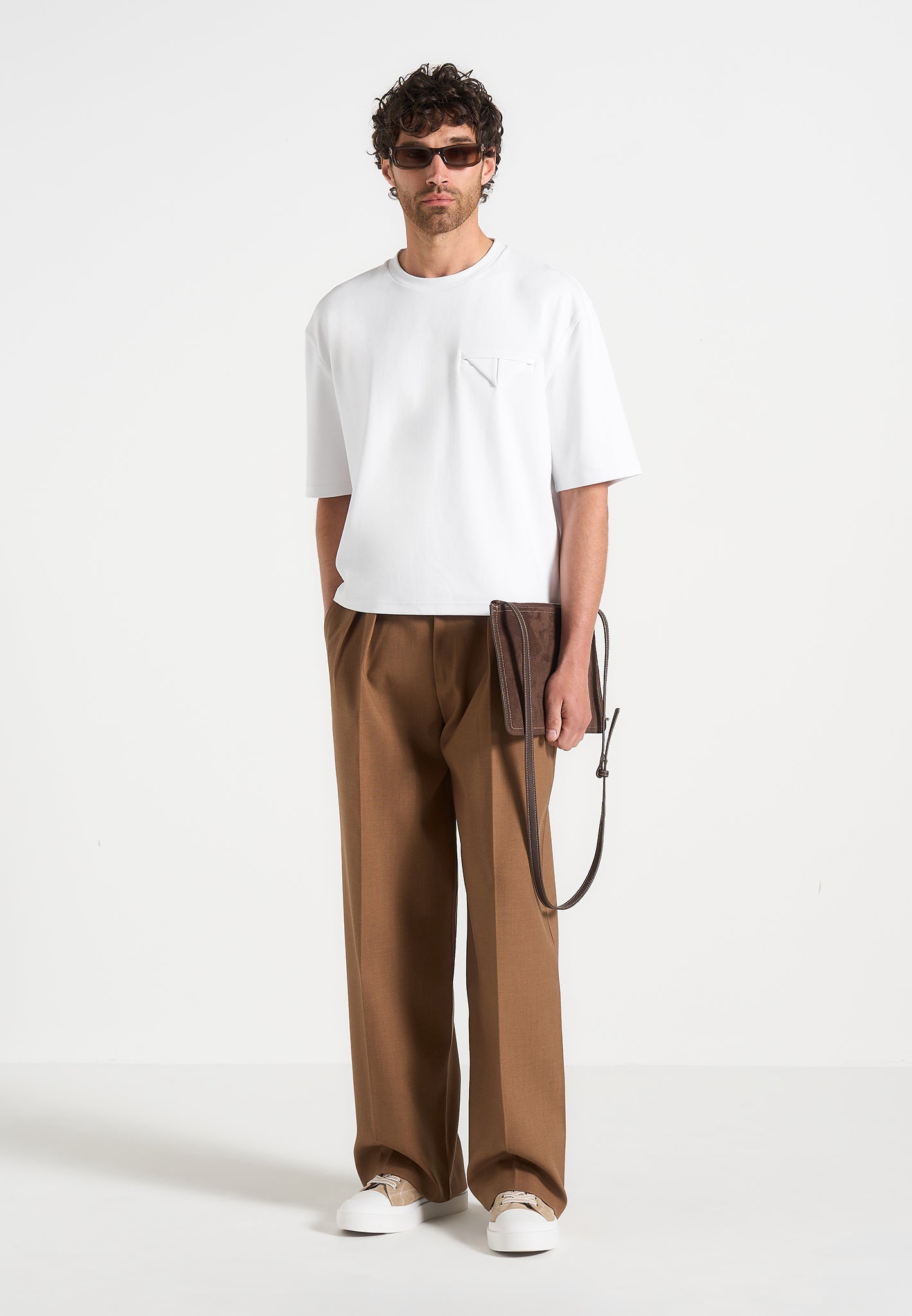 Léon - Boxy Cropped T-Shirt - White 