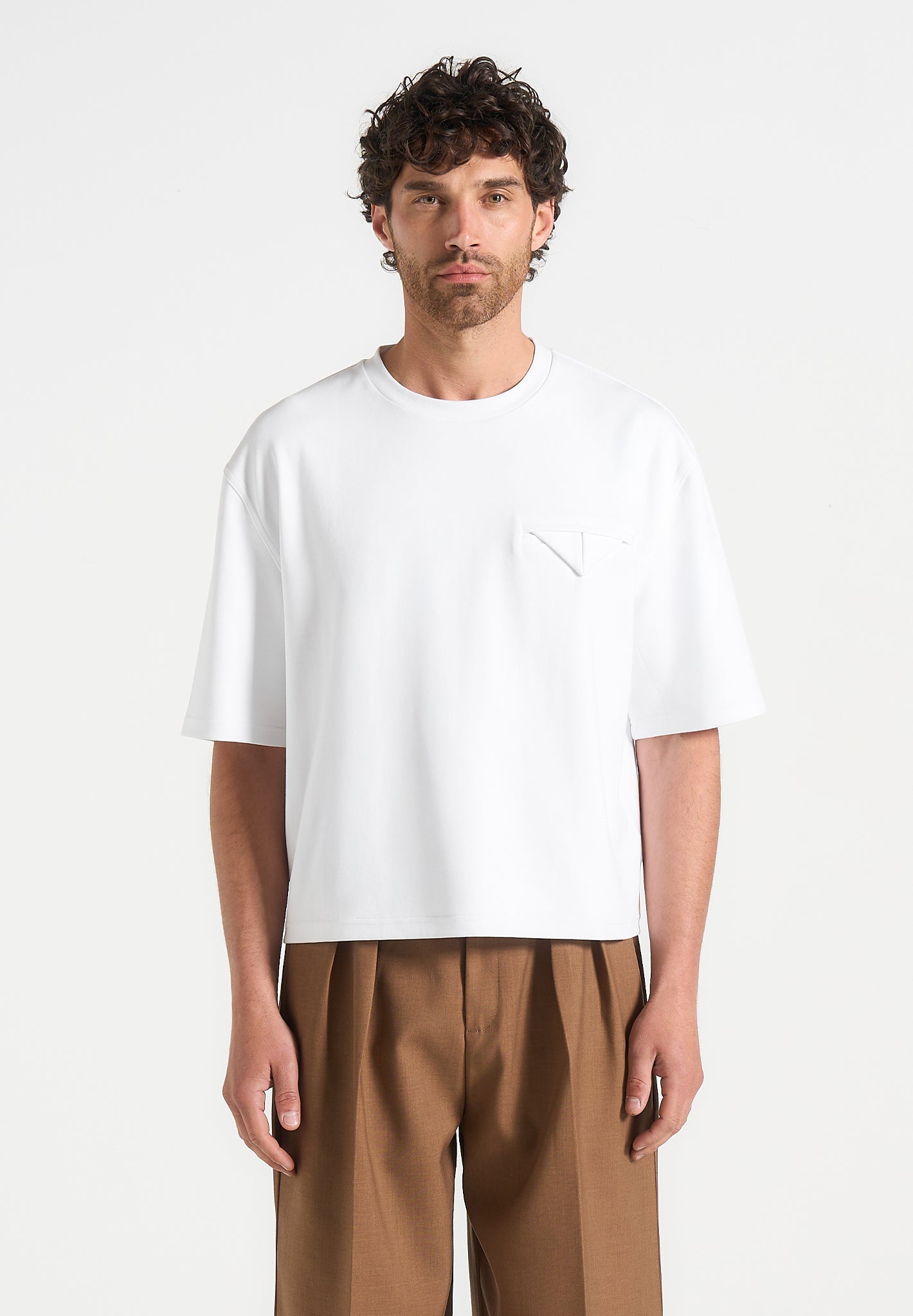 Léon - Boxy Cropped T-Shirt - White 