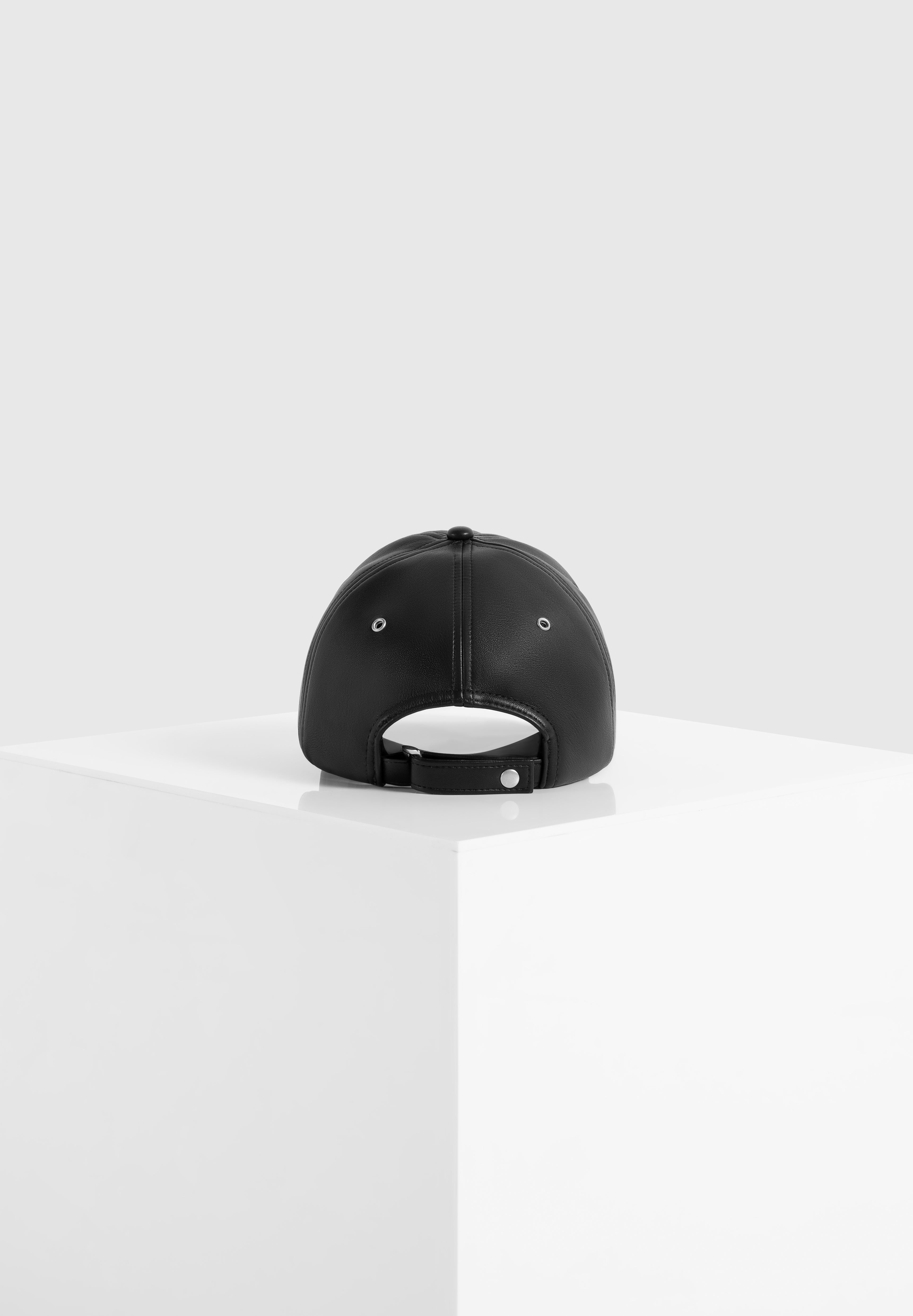 lou-leather-cap-black