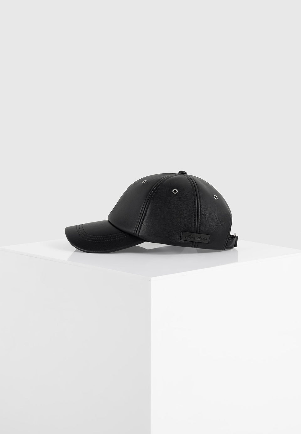 lou-leather-cap-black