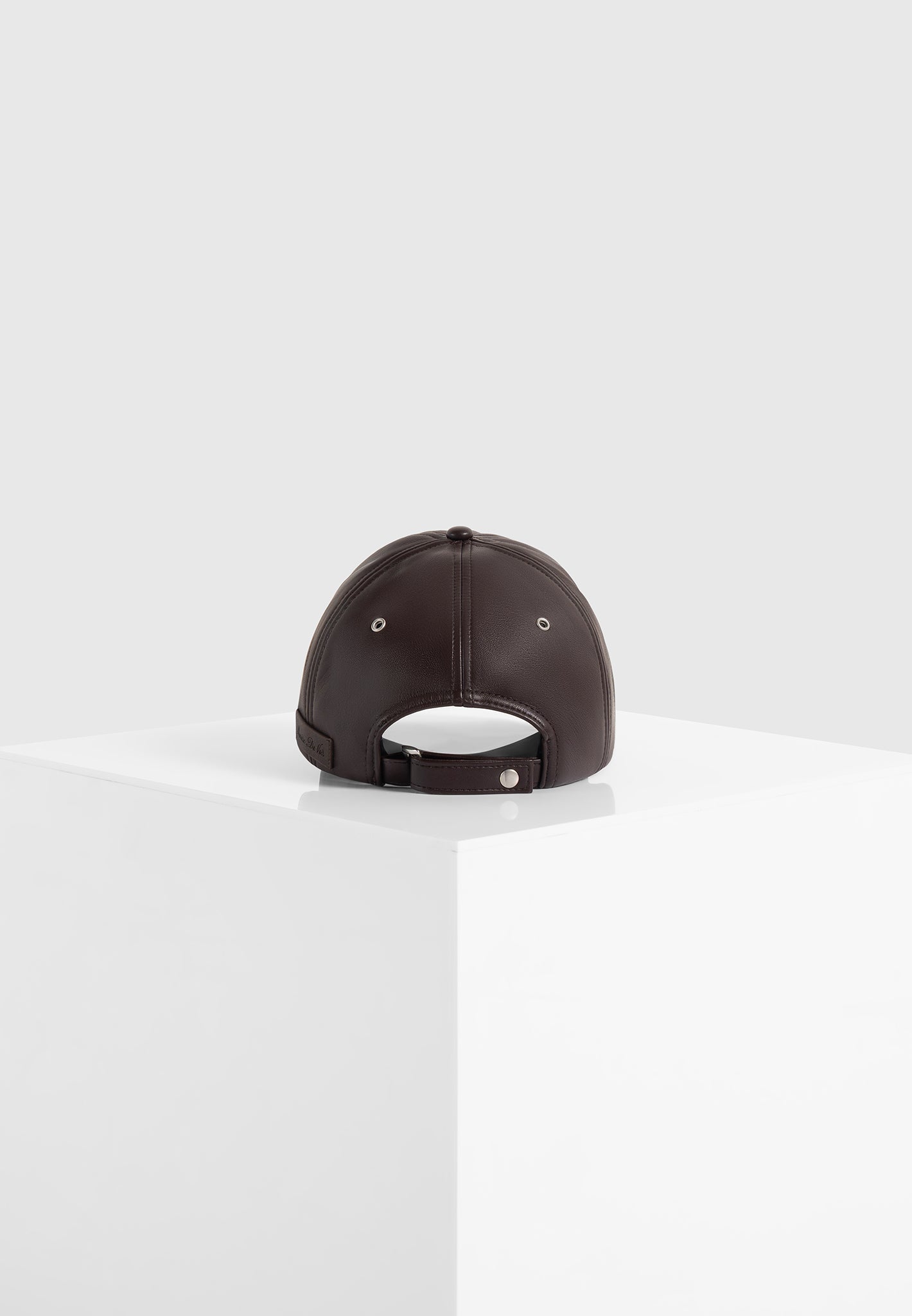 Lou - Leather Cap - Brown