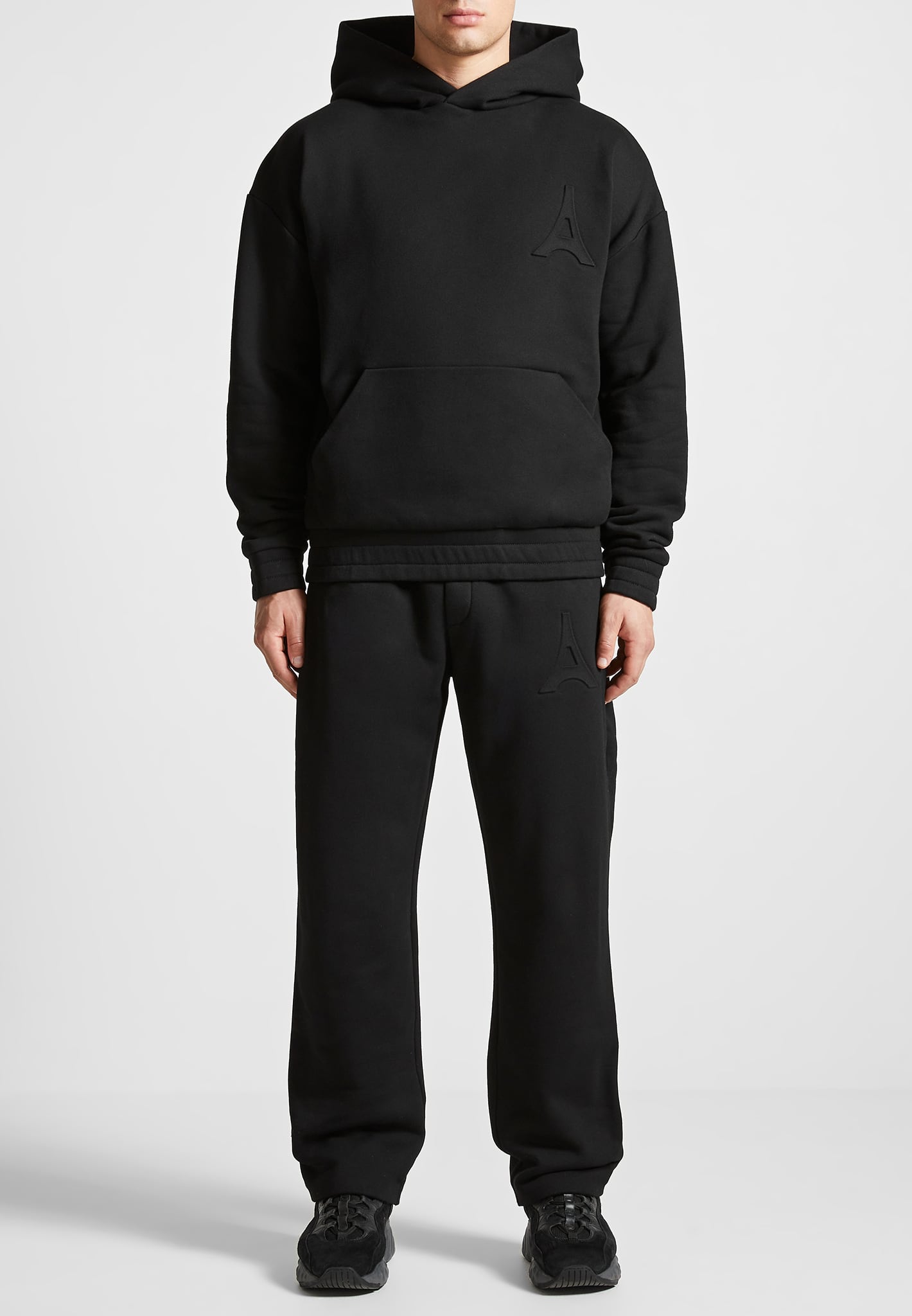 eternel-eiffel-embossed-hoodie-black 