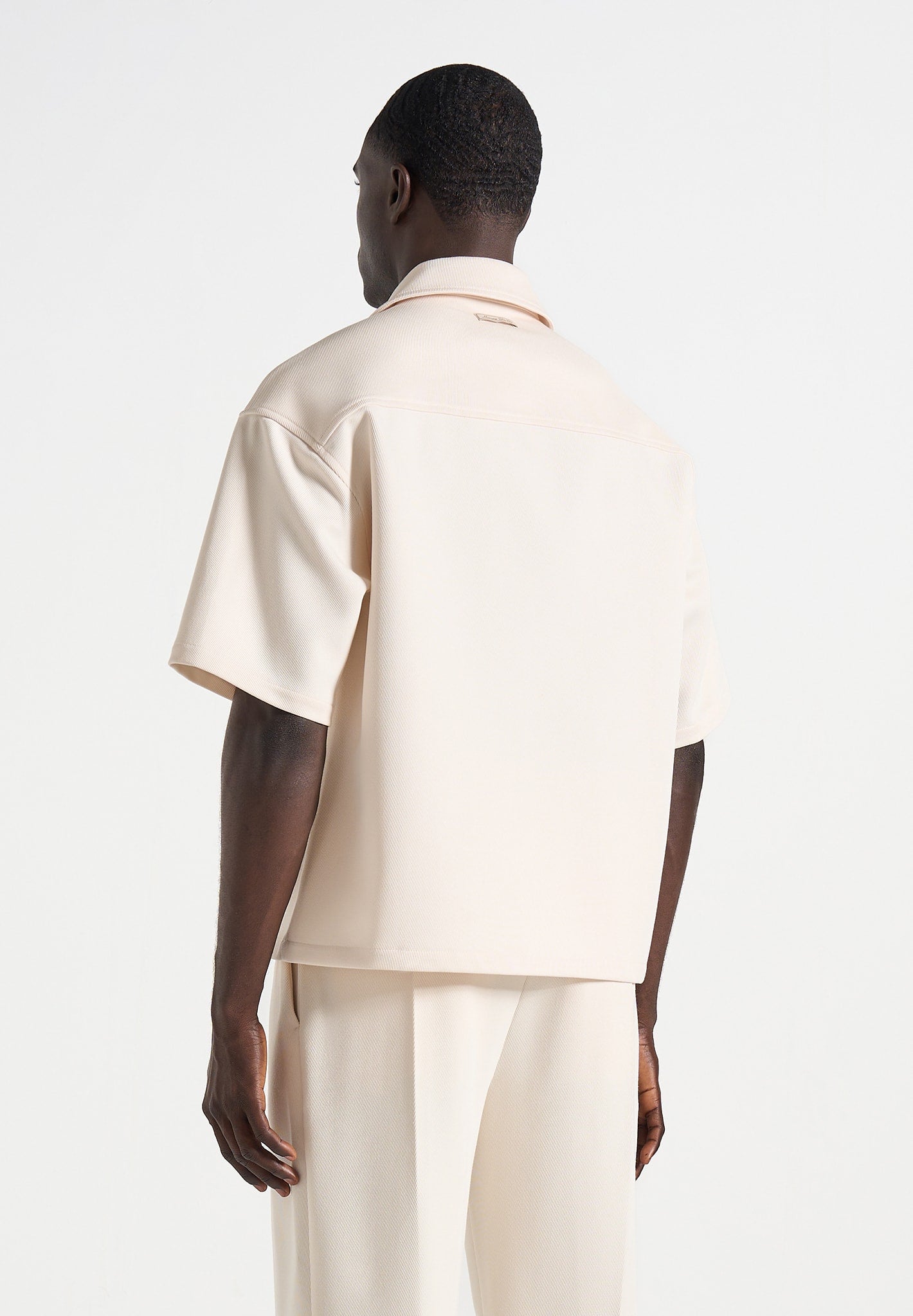 a-girl-with-a-pearl-earring-boxy-shirt-cream