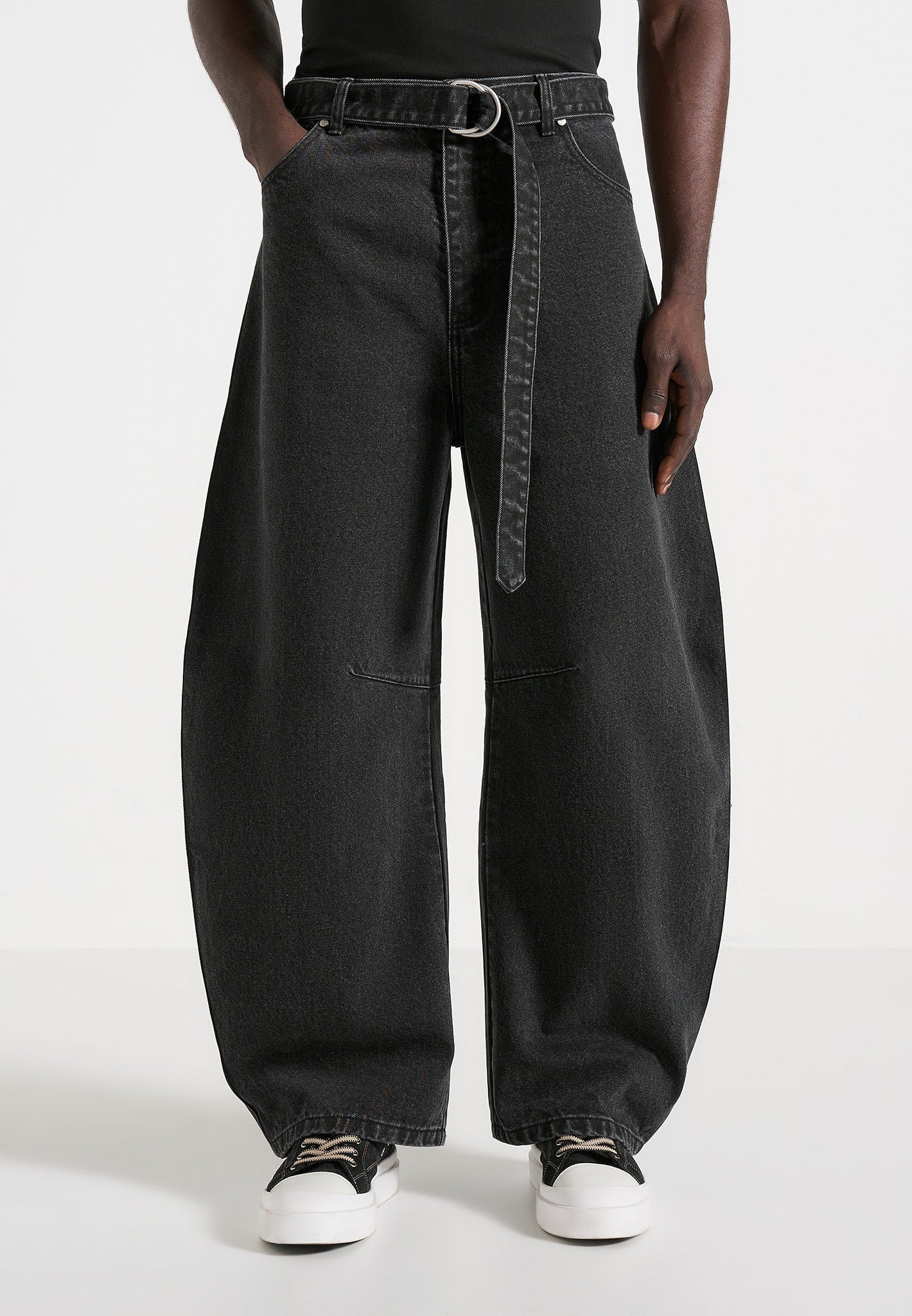 xander-barrel-leg-jeans-black 