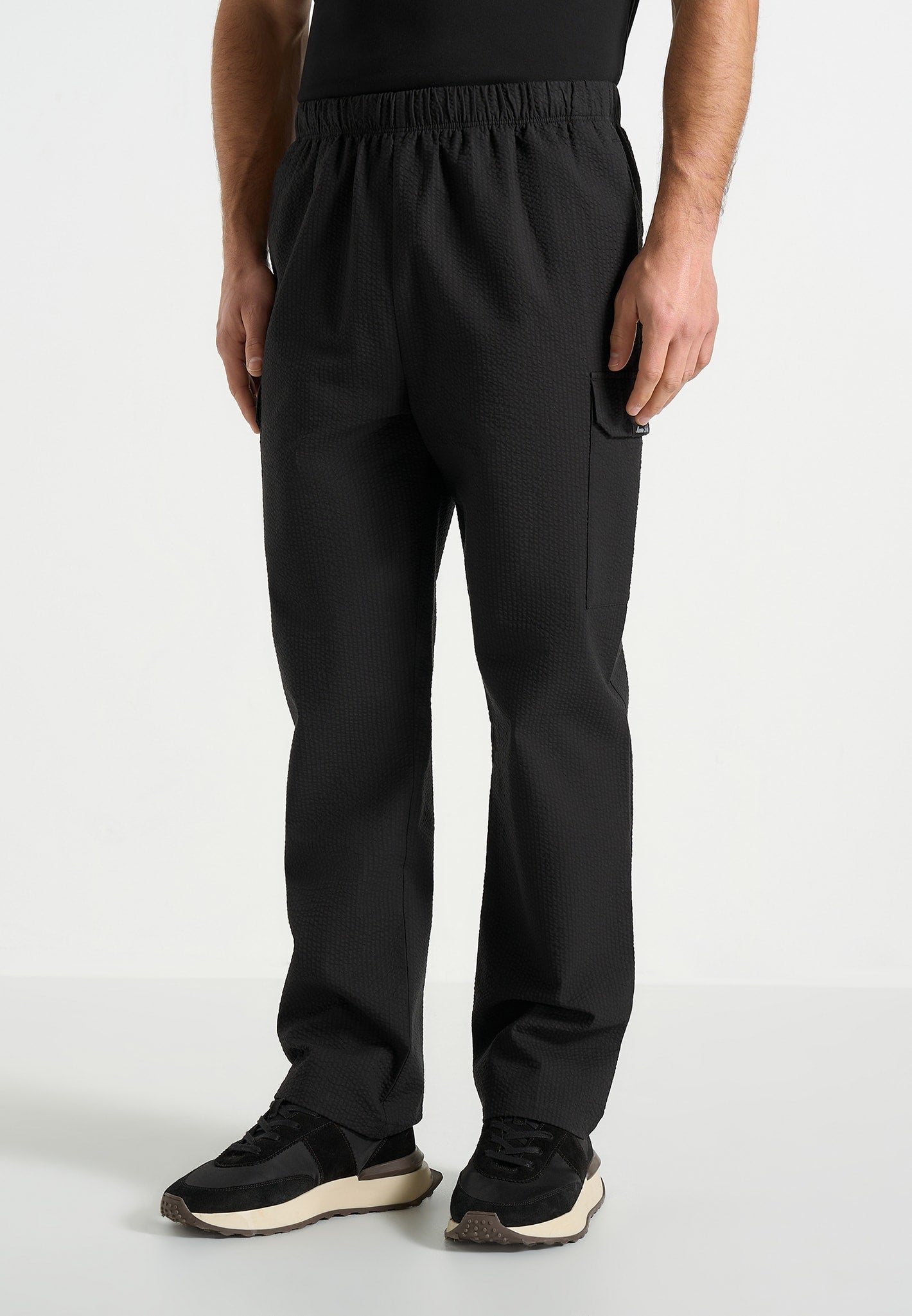 rayan-textured-cargo-trousers-black 