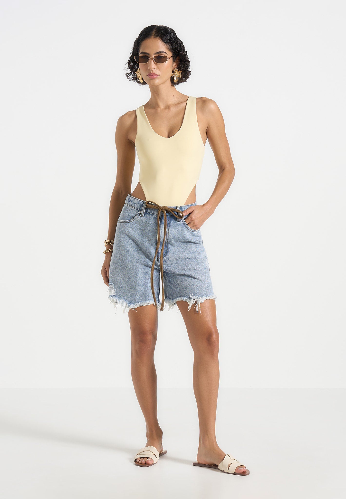 Noa - V-Neck Bodysuit - Pale Yellow 