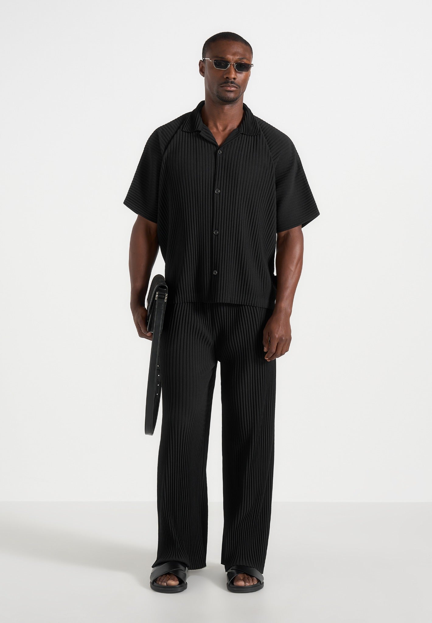 Justin - Pleated Boxy Shirt - Black 
