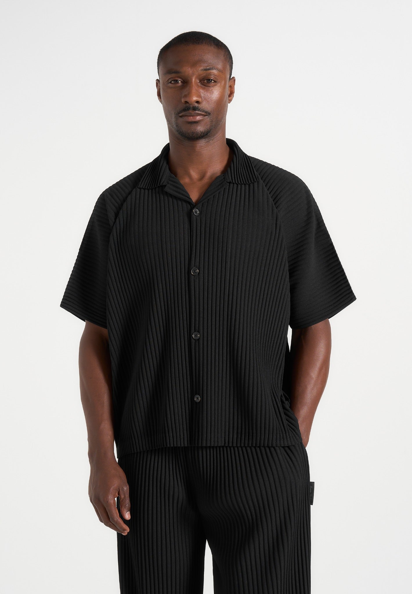 Justin - Pleated Boxy Shirt - Black 