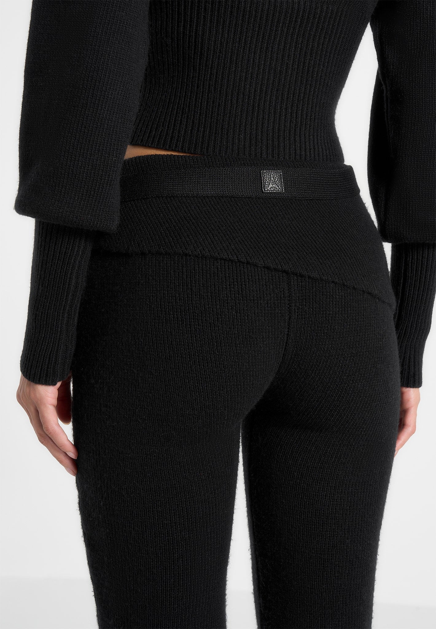 knitted-fit-flare-leggings-with-belt-black 