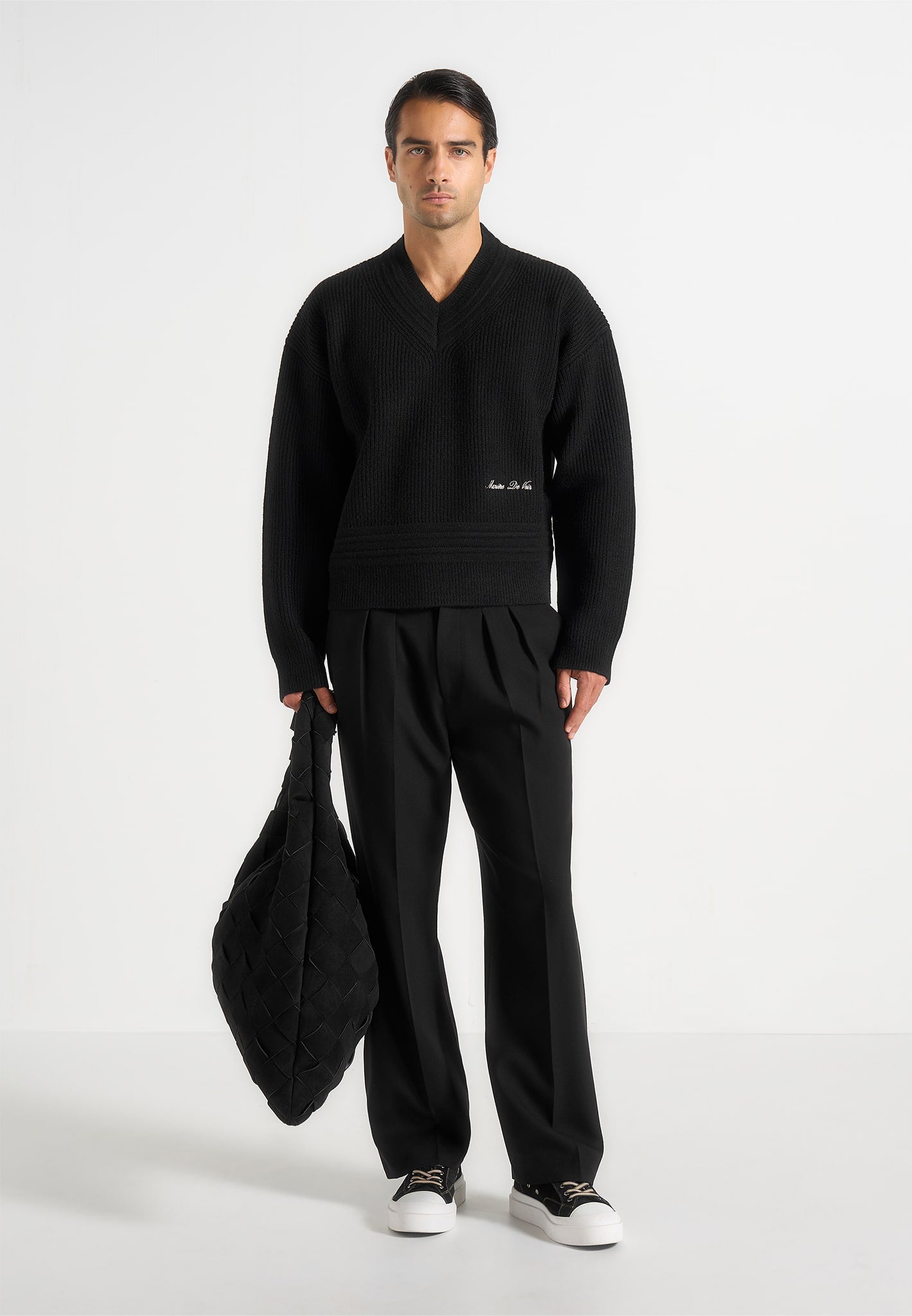 remi-v-neck-signature-knit-jumper-black