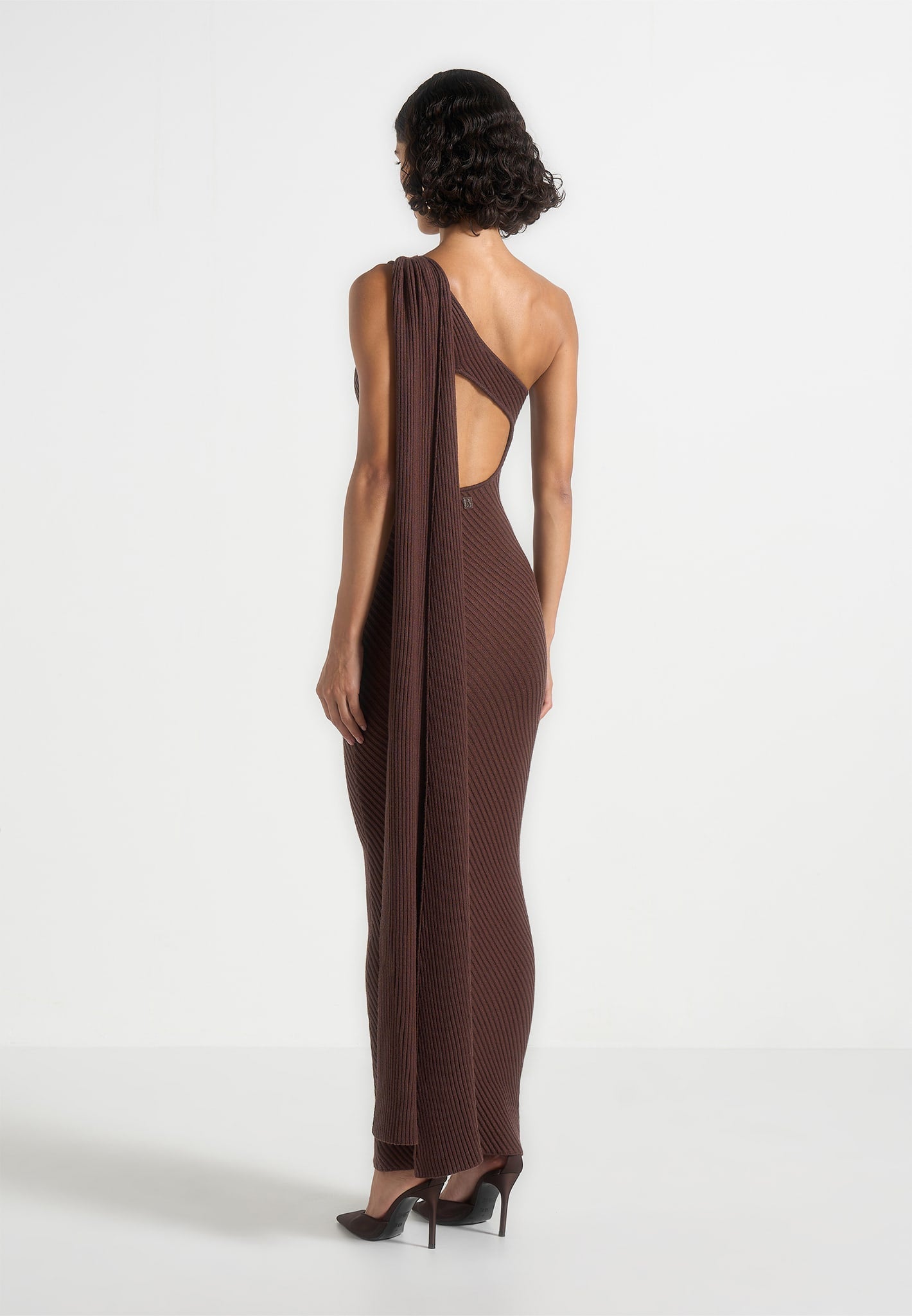 Laya - Asymmetric Knit Midaxi Dress With Scarf - Brown | Manire De Voir Laya - Asymmetric Knit Midaxi Dress With Scarf - Brown | Manire De Voir