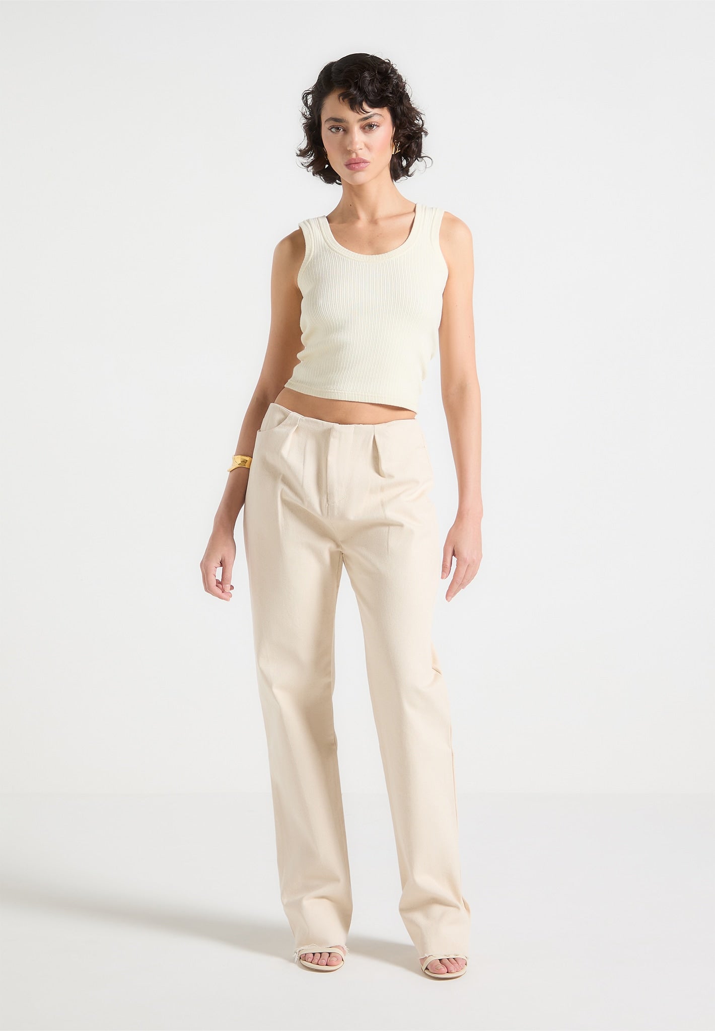 pleated-boyfriend-jeans-ecru