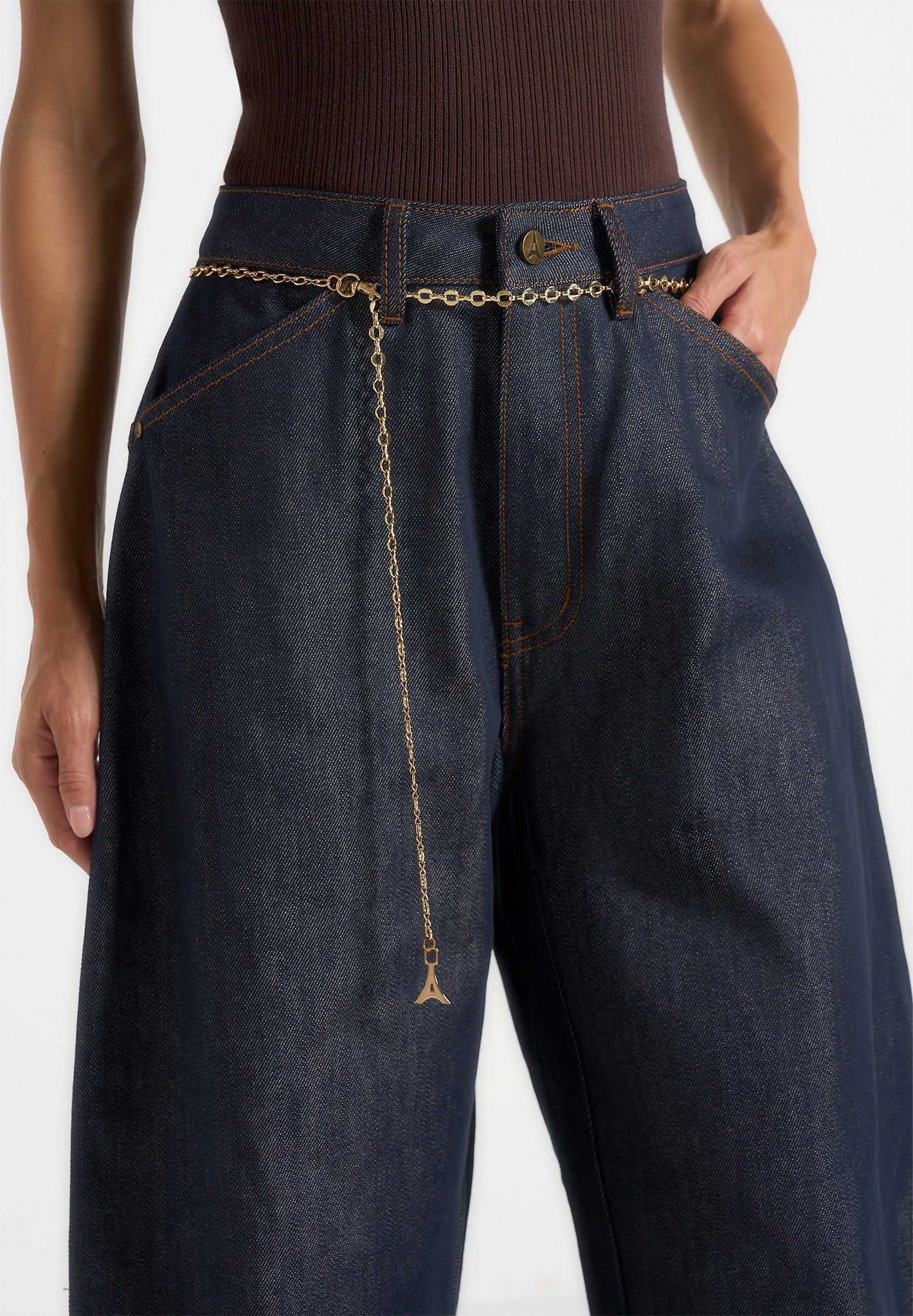 Enora - Hourglass Jean With Chain - Indigo
