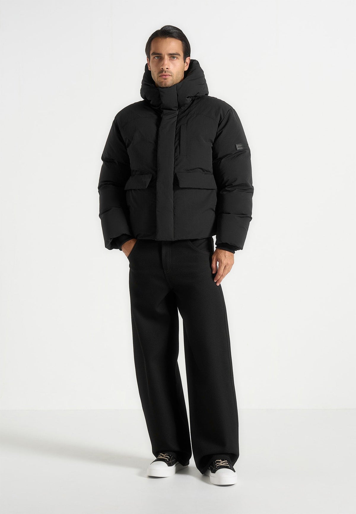 Casey - Unisex Minimal Raglan Puffer Jacket - Black