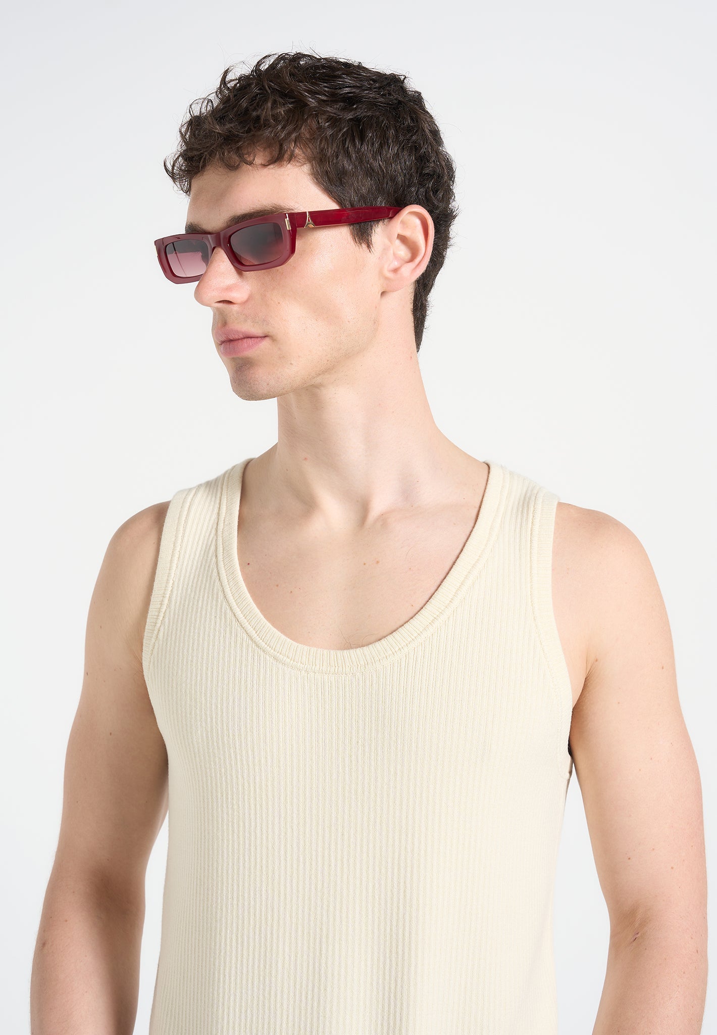 Milan - Curved-Frame Sunglasses - Red 