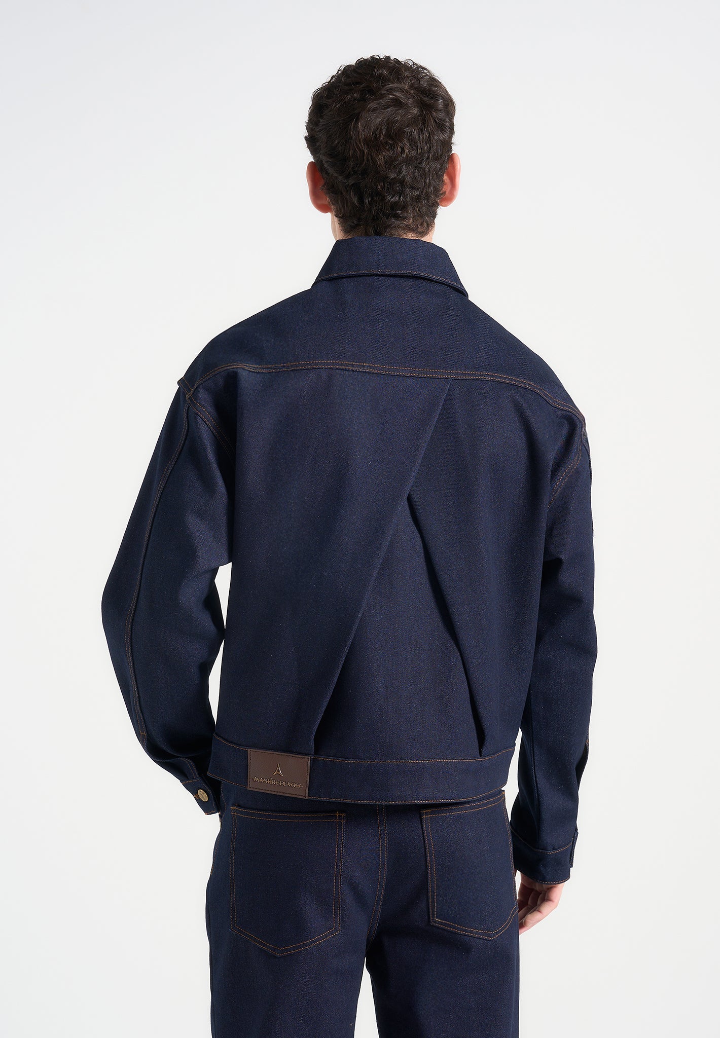 denim-jacket-with-back-pleat-indigo 