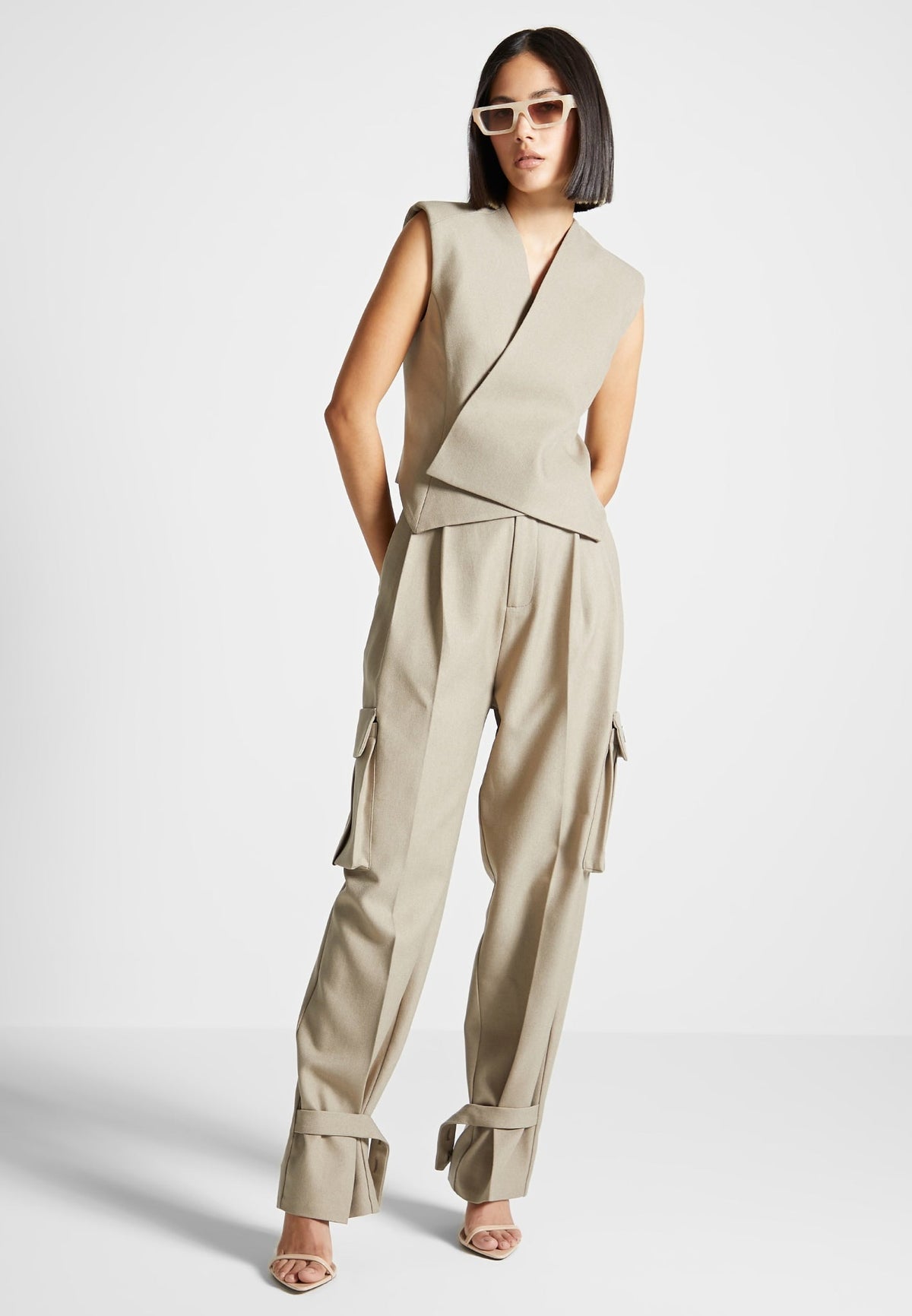 Danielle - Tailored Pleated Cargo Pants - Beige