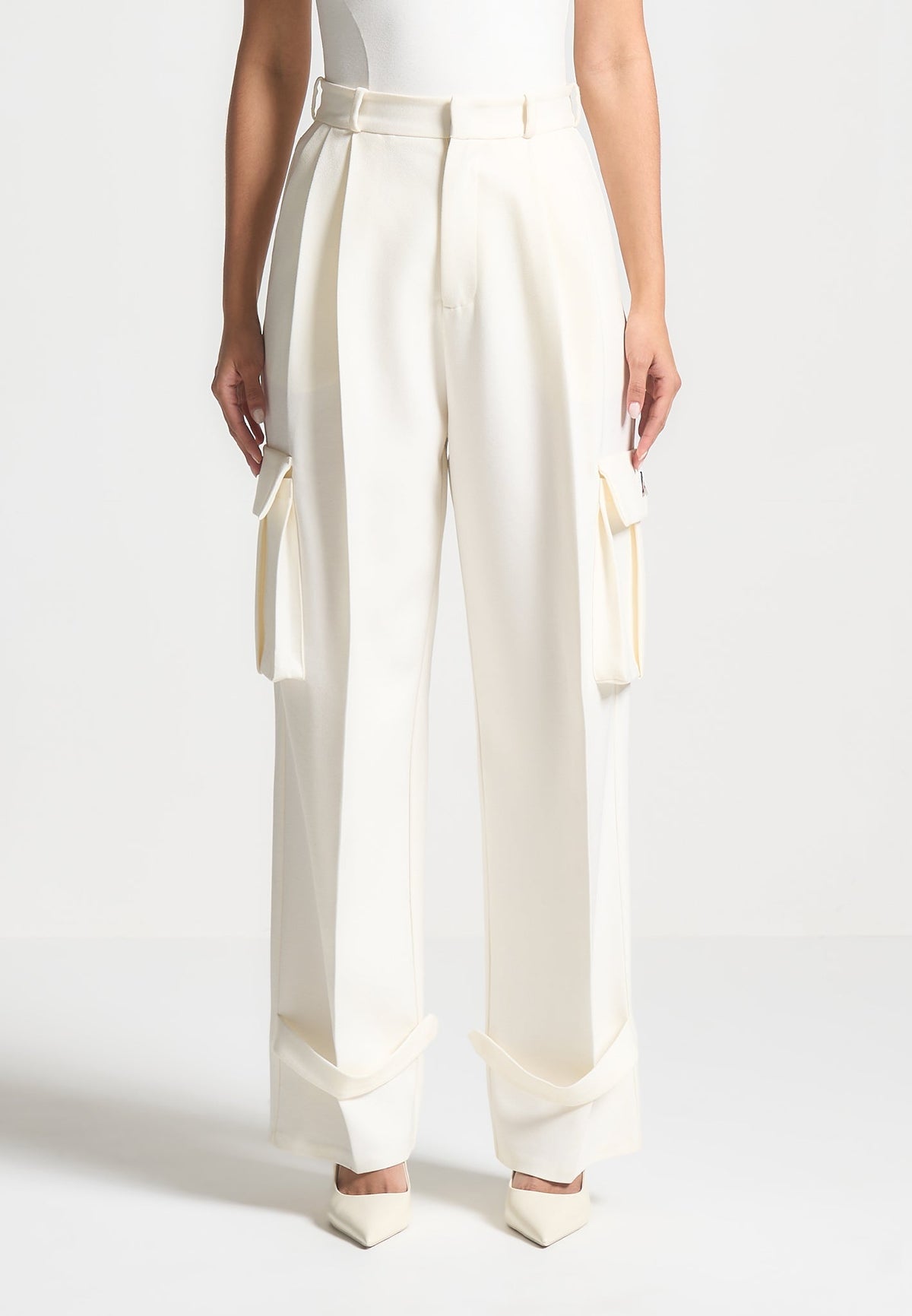 Danielle - Tailored Pleated Cargo Pants - Off White