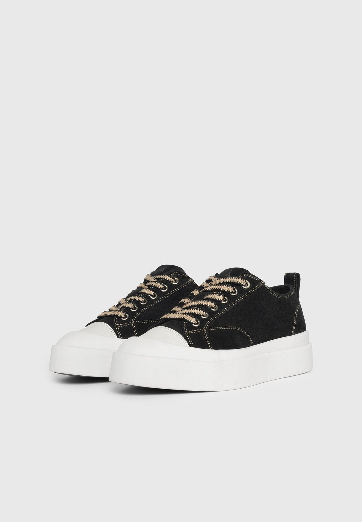 womens-vienna-suede-contrast-stitch-sneaker-black