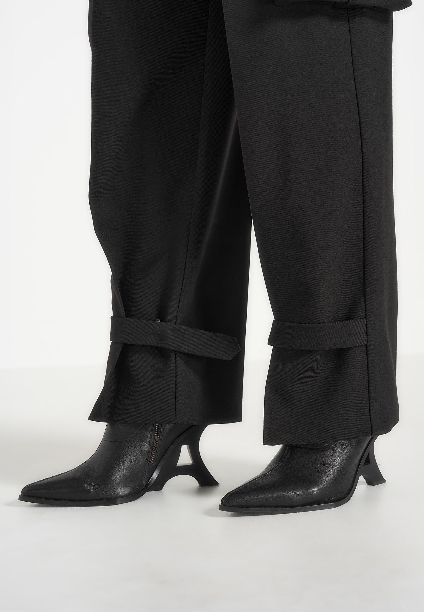Danielle - Tailored Pleated Cargo Pants - Black