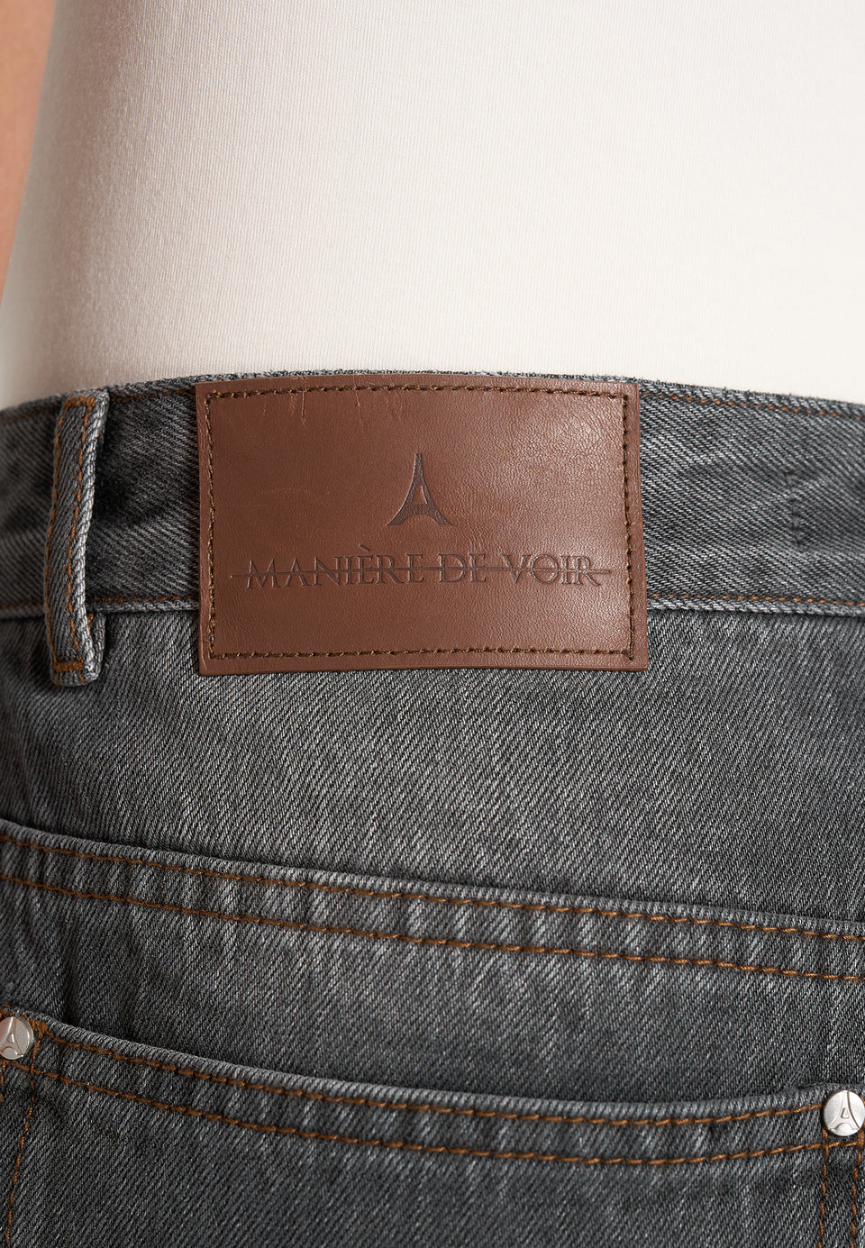 DN002 - Relaxed Fit Washed Jean - Charcoal Grey