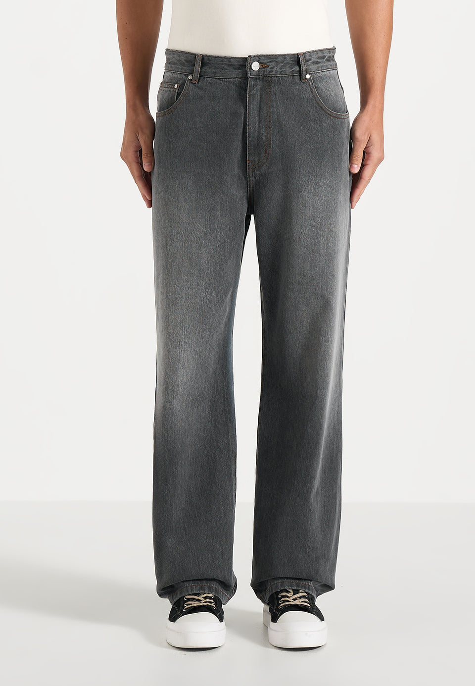 DN002 - Relaxed Fit Washed Jean - Charcoal Grey