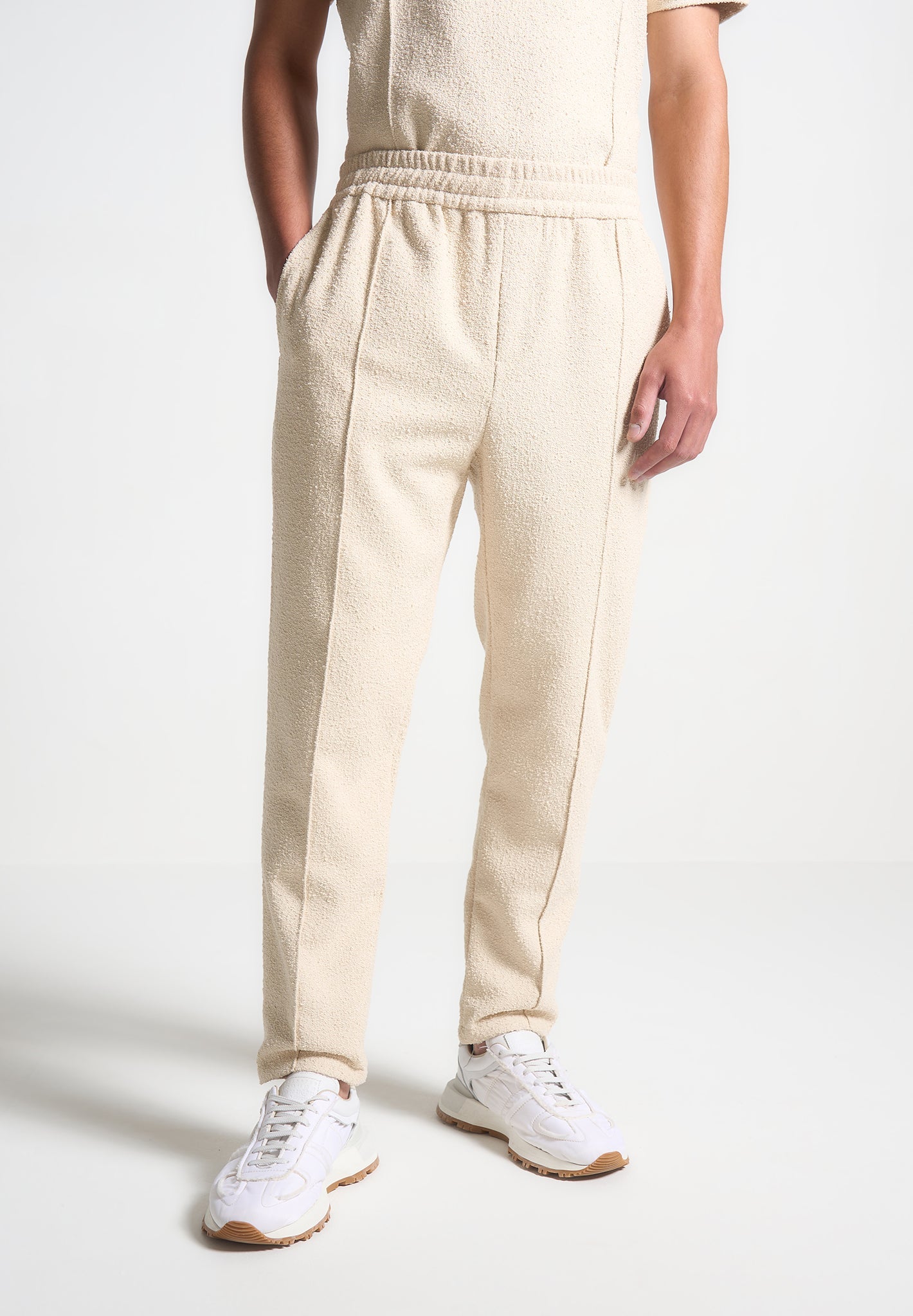 boucle-pintuck-tapered-trousers-beige 