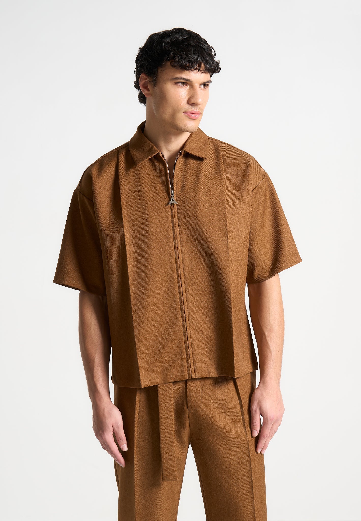 boxy-shirt-with-crease-fawn 