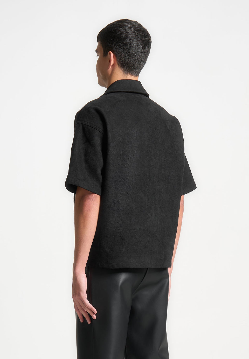 luc-boxy-suede-shirt-black