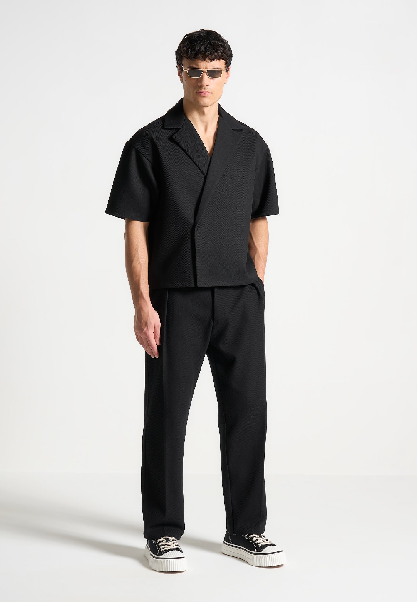 boxy-twill-double-breasted-shirt-black 