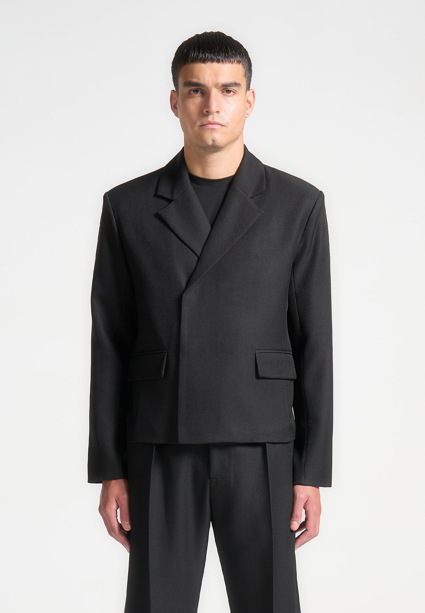 double-breasted-tailored-cropped-blazer-black 