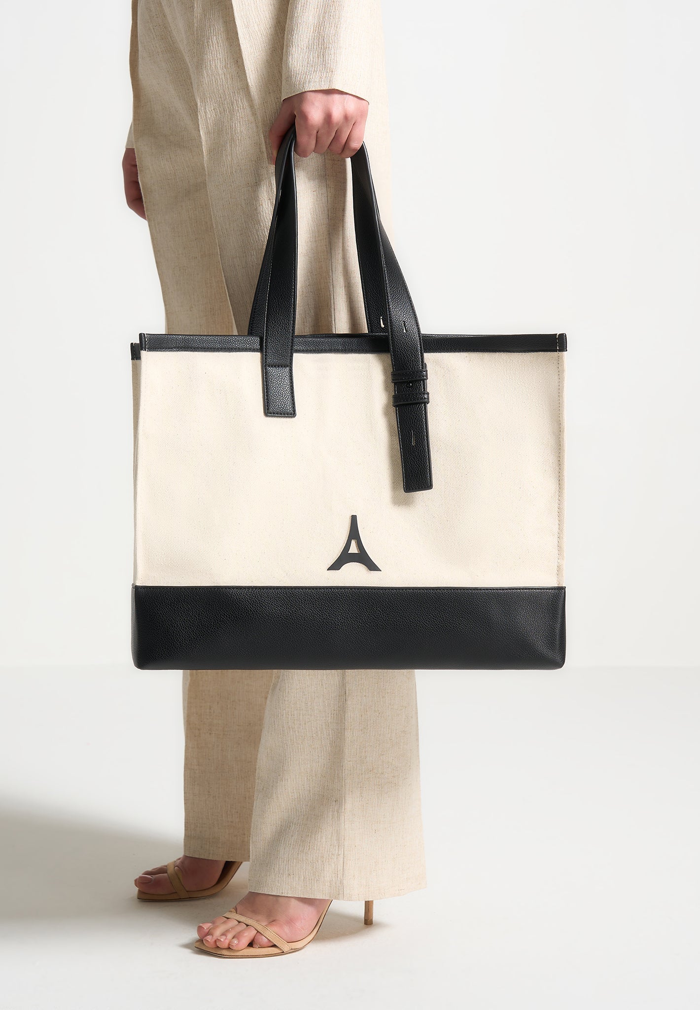 eiffel-detail-canvas-tote-bag-beige-black 