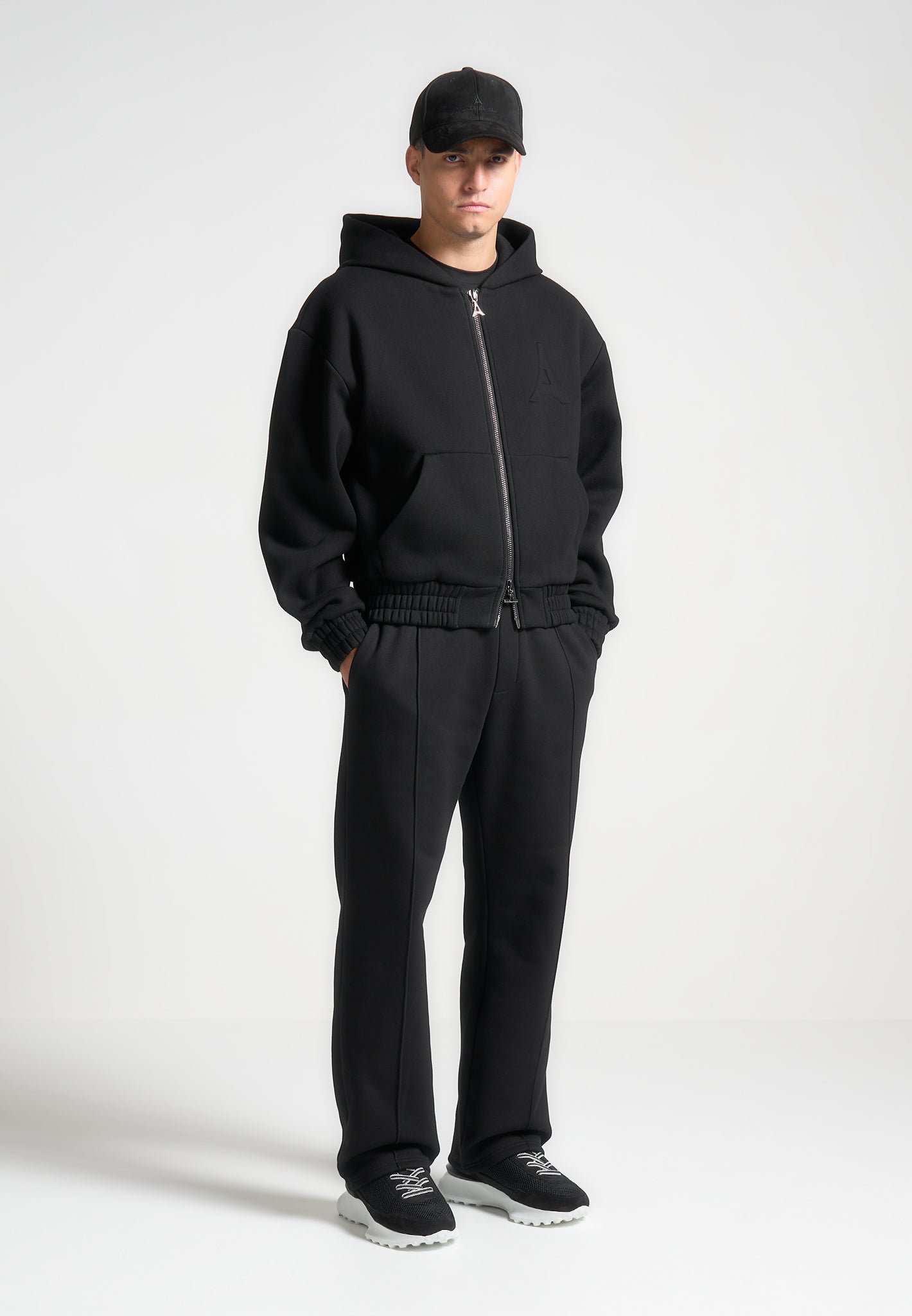 eternel-eiffel-embossed-zip-hoodie-black 