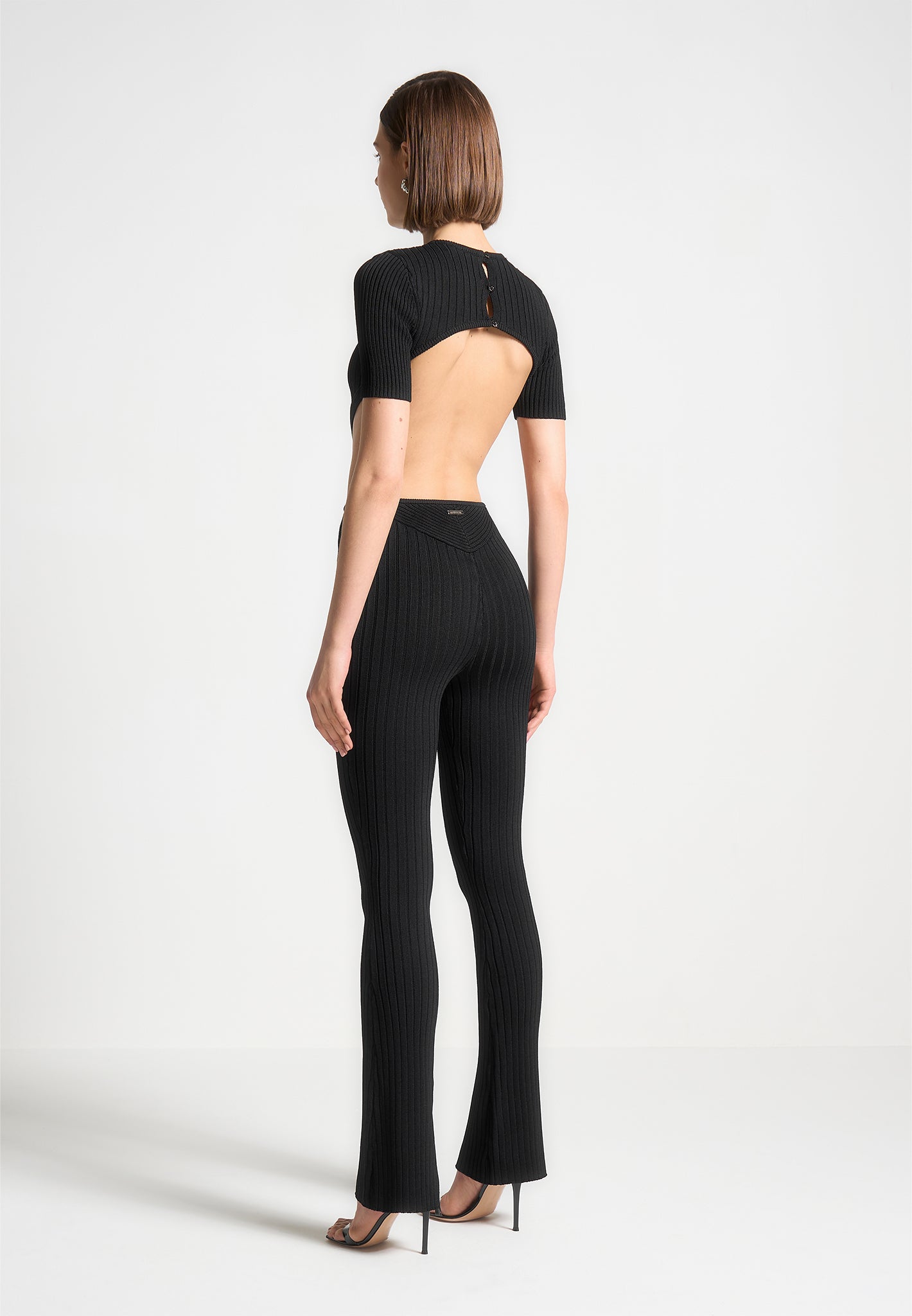 knitted-backless-jumpsuit-black 