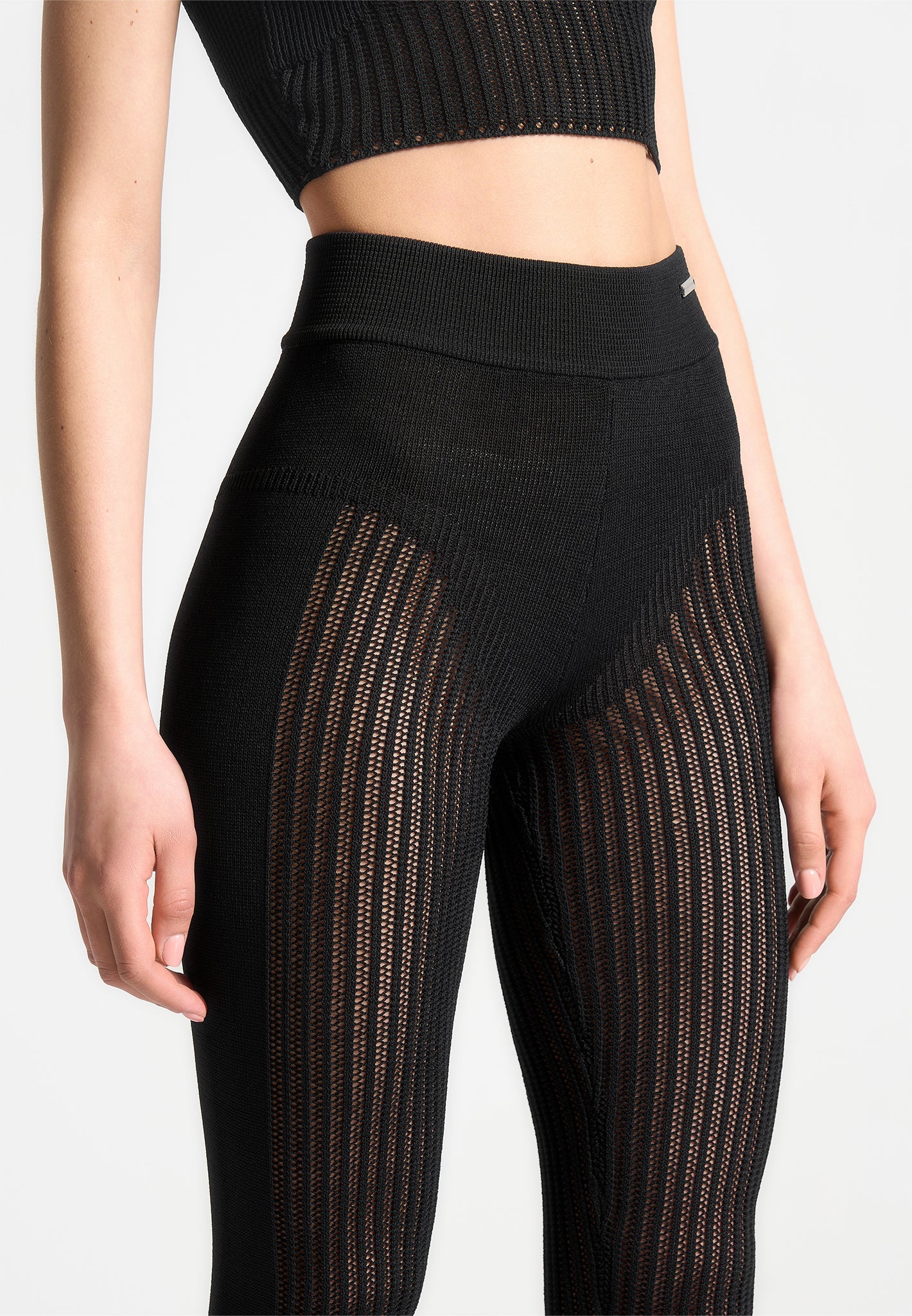 knitted-high-waisted-leggings-black 