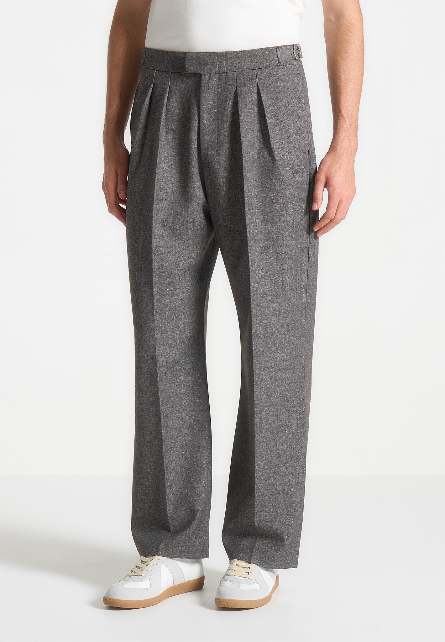 relaxed-fit-textured-tailored-trousers-grey 