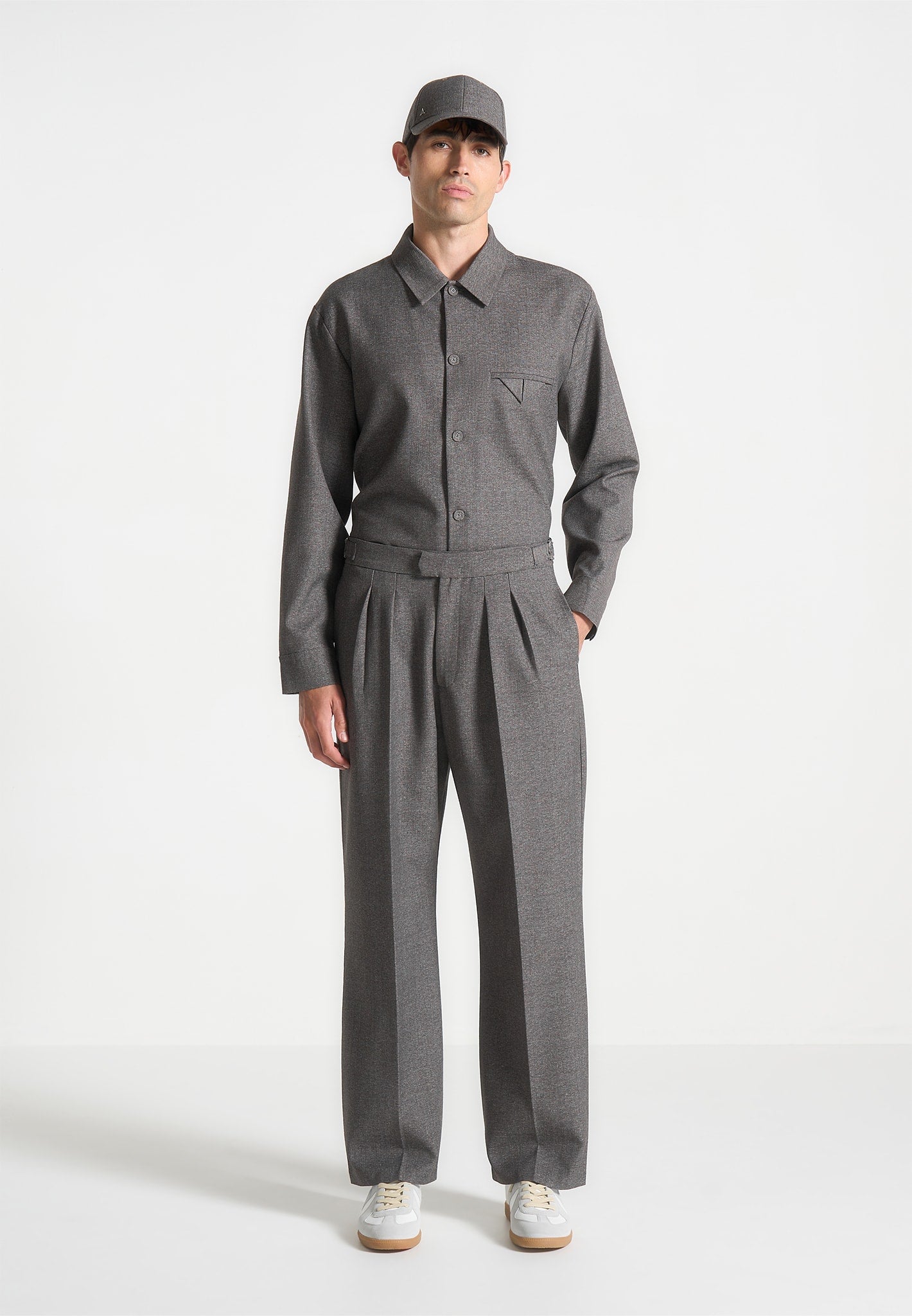 relaxed-fit-textured-tailored-trousers-grey 