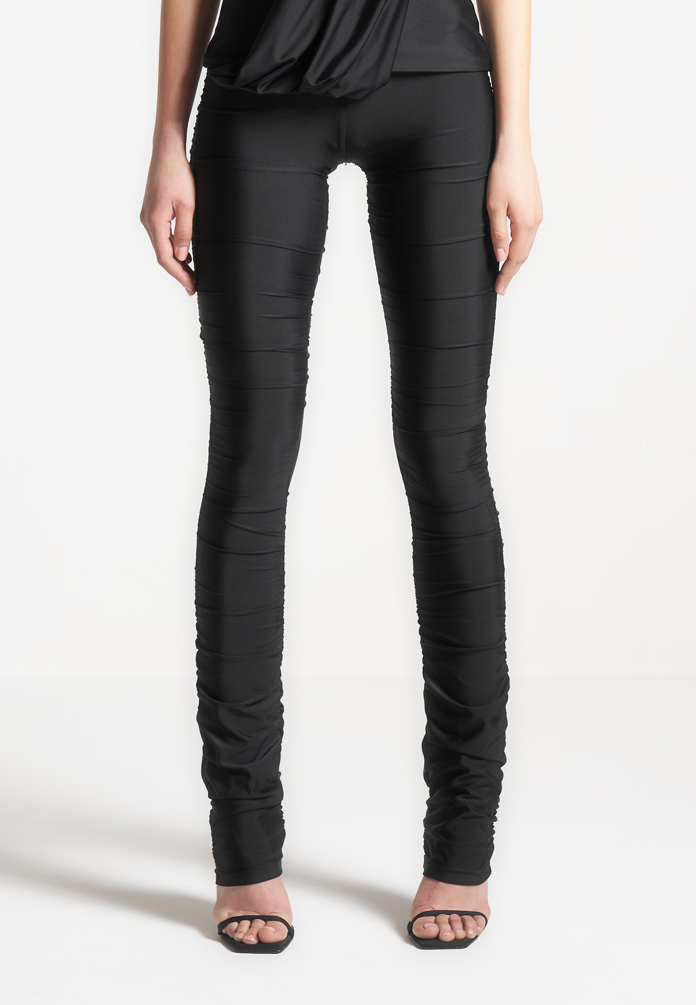 ruched-fit-and-flare-leggings-black 