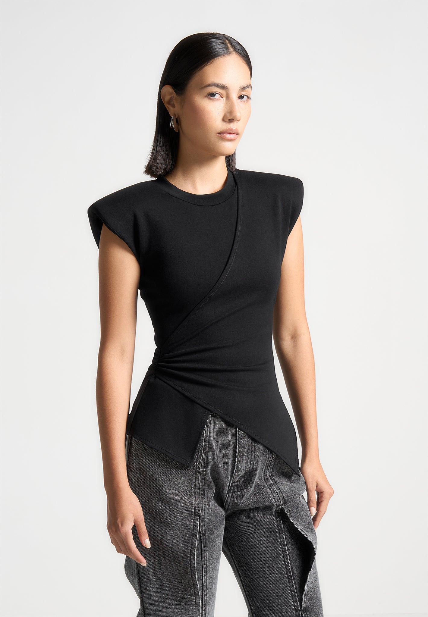 wide-shoulder-ruched-waist-top-black 