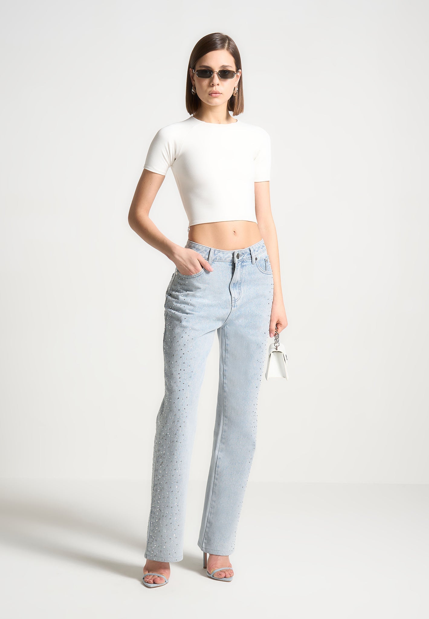 scattered-rhinestone-straight-leg-jeans-bleach-wash 